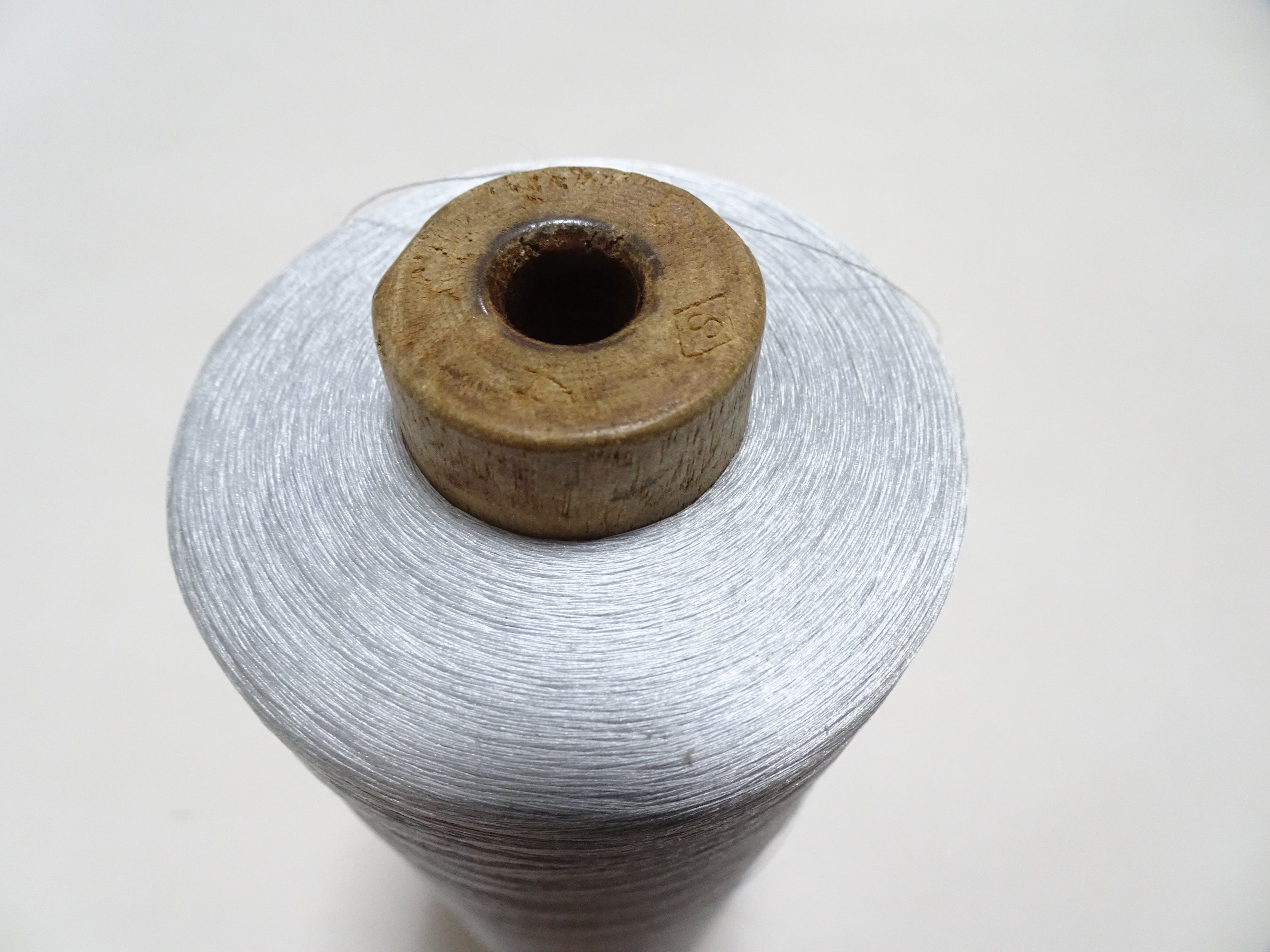 Japanese Vintage Silk Thread & Woodn Spool Embroidery 18701