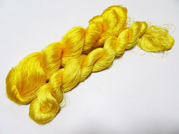 Japanese Vintage Silk Thread 2sets for Tsuzure Weaving – High-Quality 19680