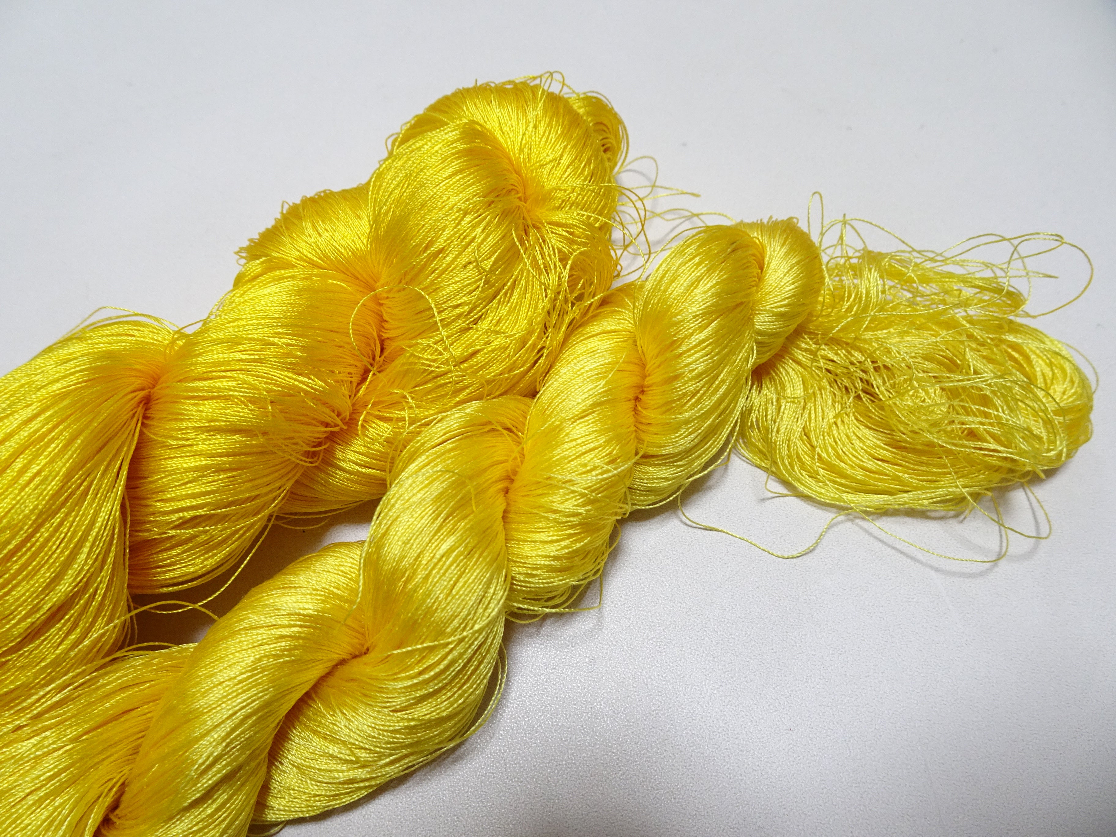 Japanese Vintage Silk Thread 2sets for Tsuzure Weaving – High-Quality 19680