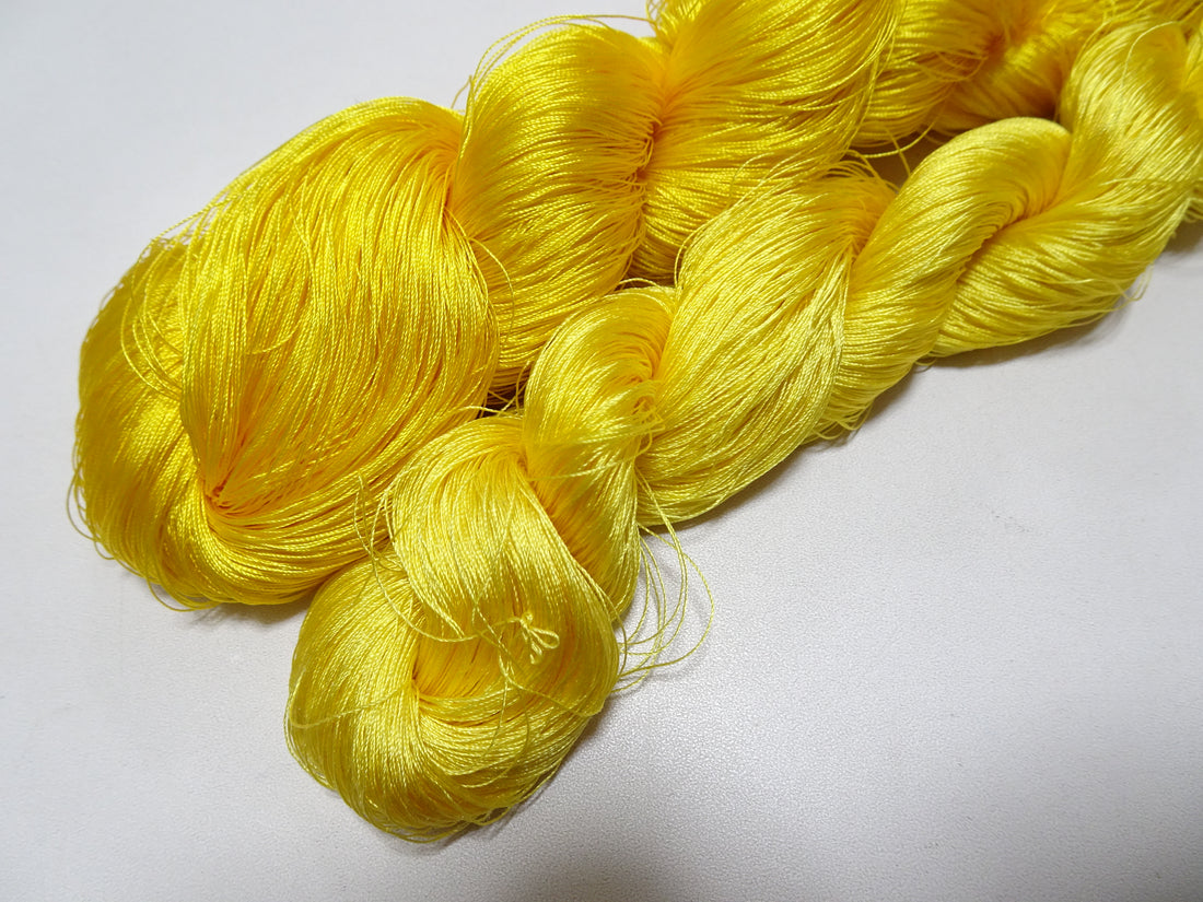 Japanese Vintage Silk Thread 2sets for Tsuzure Weaving – High-Quality 19680