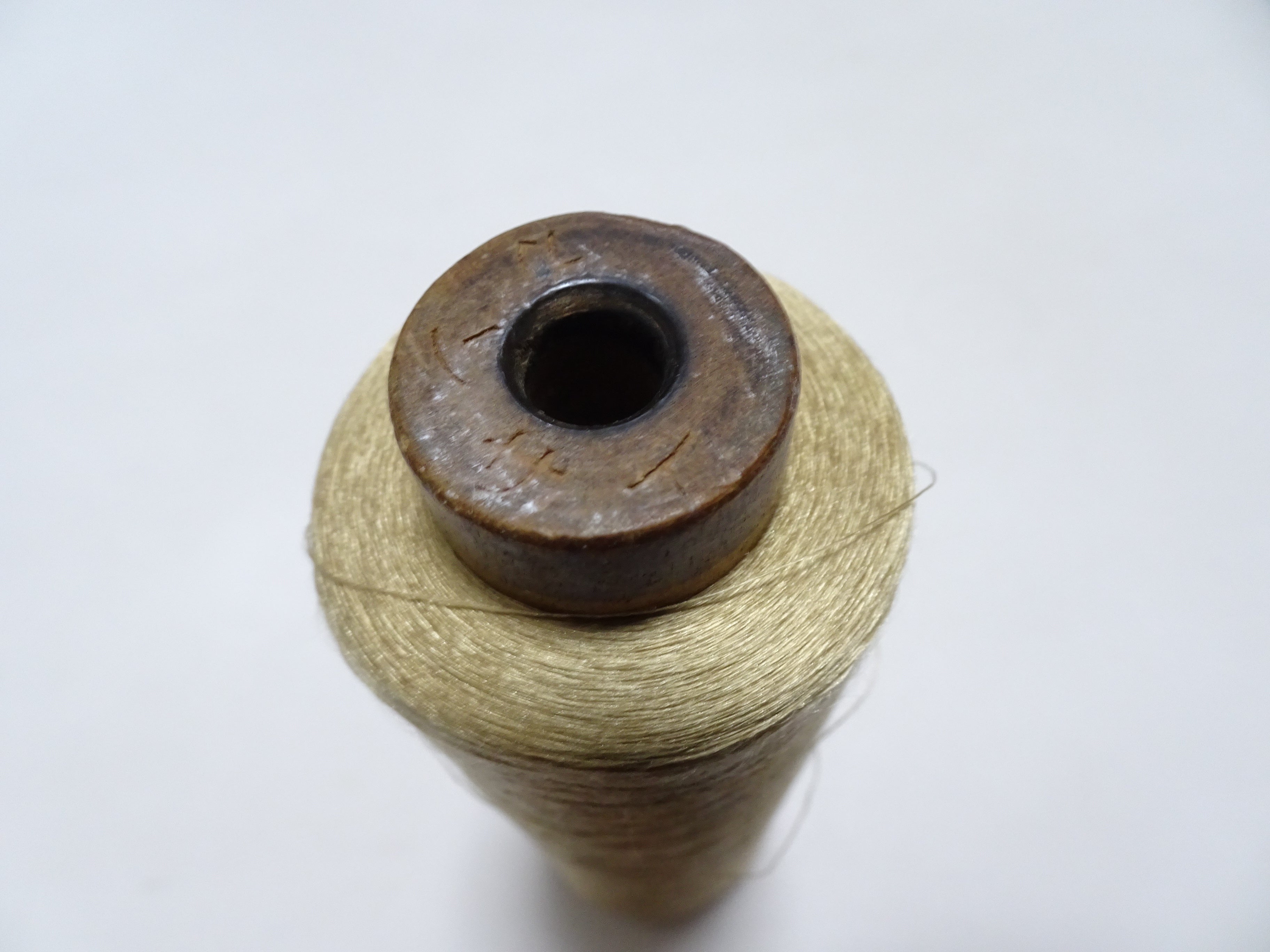 Japanese Vintage Silk Thread & Woodn Spool Embroidery 18704