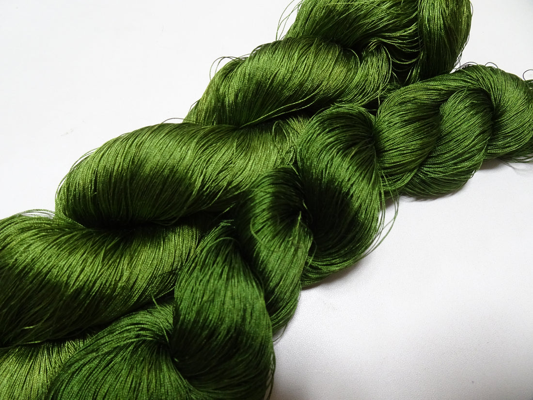 Japanese Vintage Silk Thread 2sets for Tsuzure Weaving – High-Quality 19682