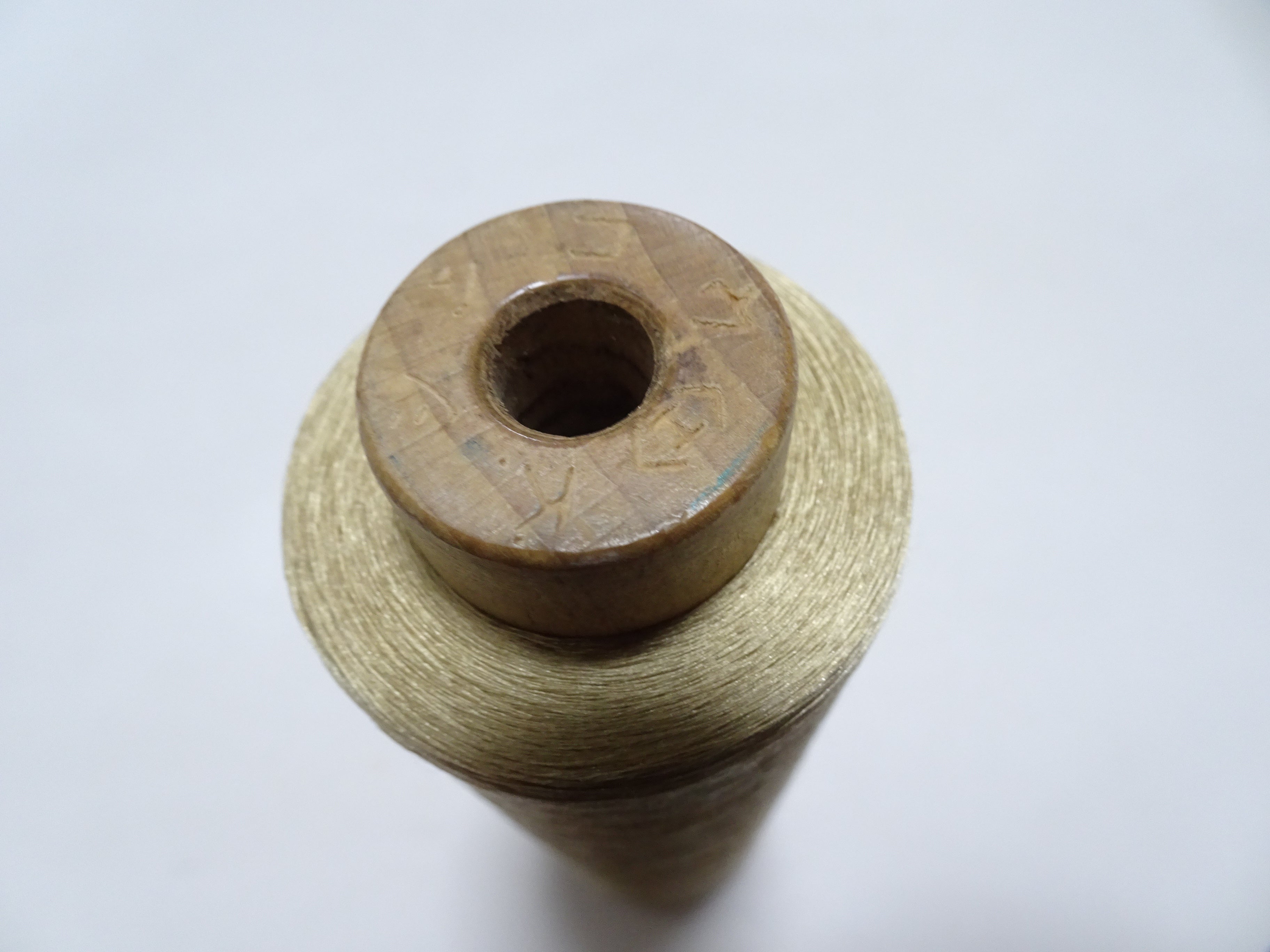 Japanese Vintage Silk Thread & Woodn Spool Embroidery 18707