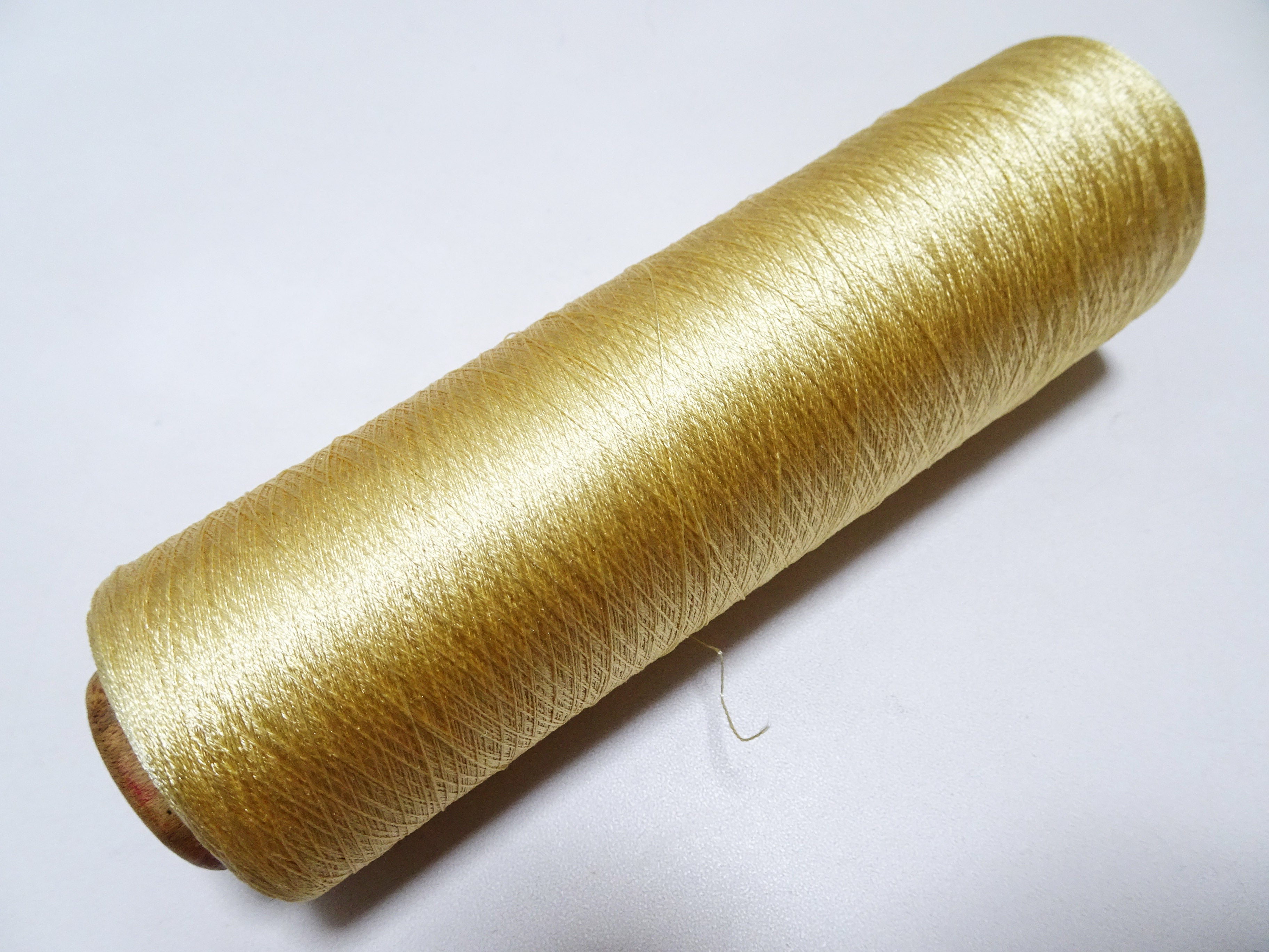 Japanese Vintage Silk Thread & Woodn Spool Embroidery 18709