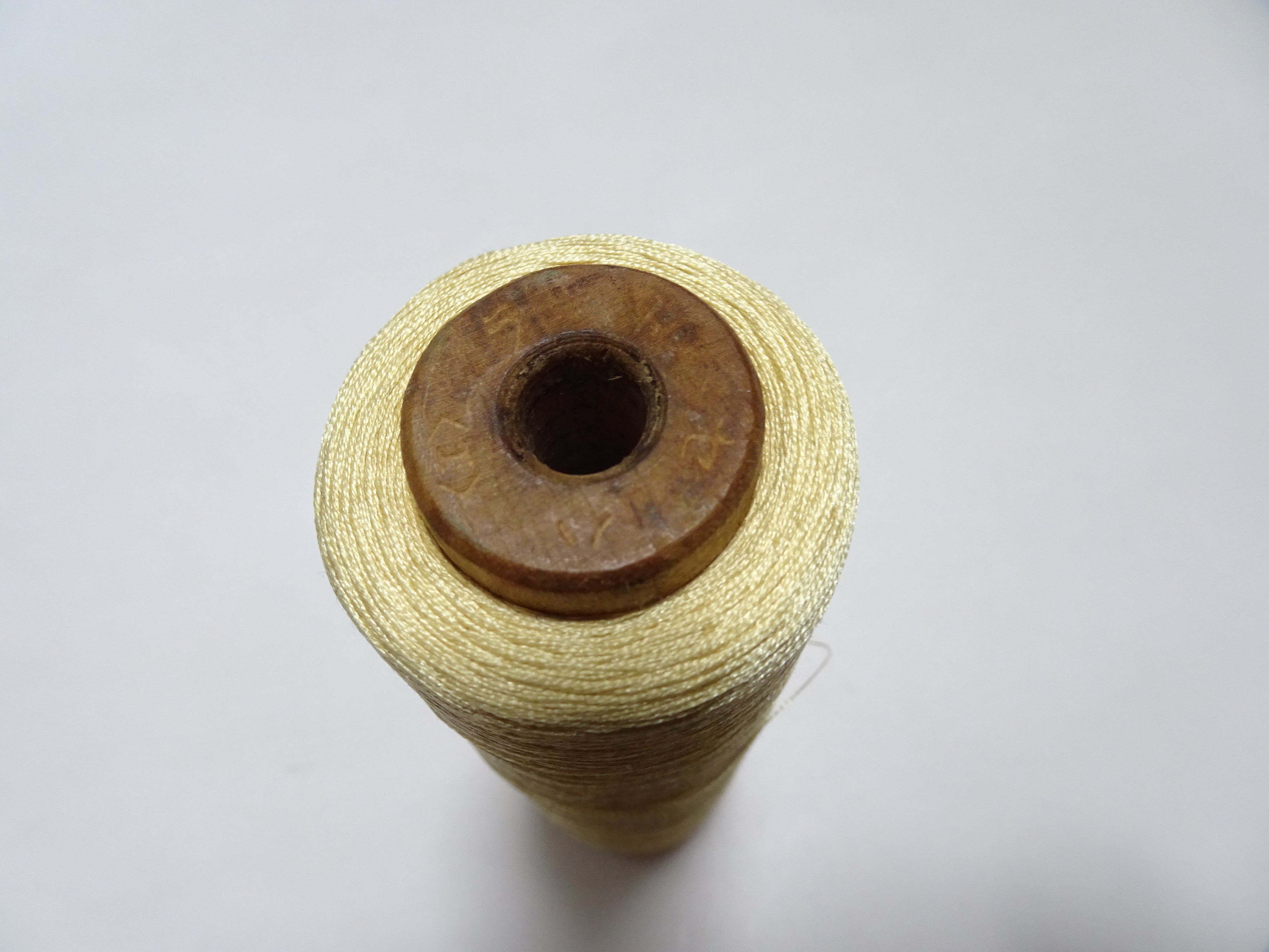 Japanese Vintage Silk Thread & Woodn Spool Embroidery 18709