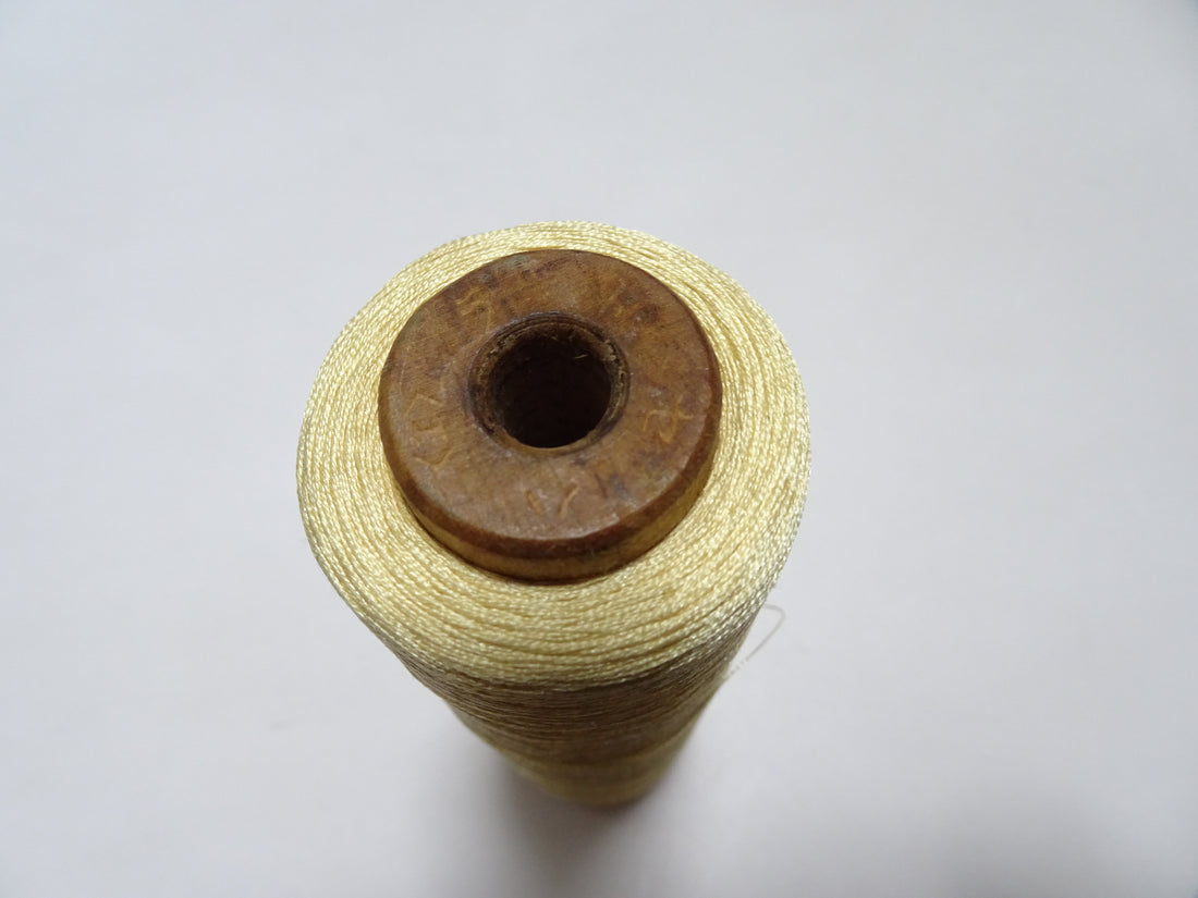 Japanese Vintage Silk Thread & Woodn Spool Embroidery 18709