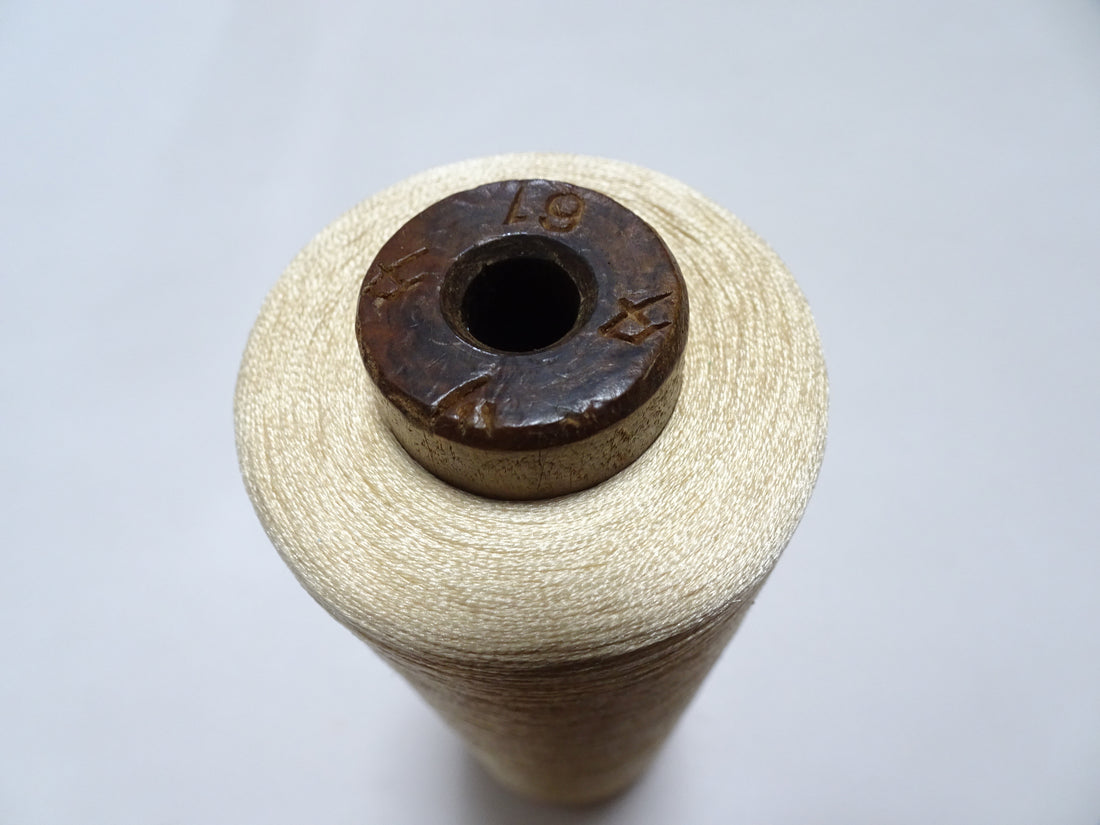 Japanese Vintage Silk Thread & Woodn Spool Embroidery 18710