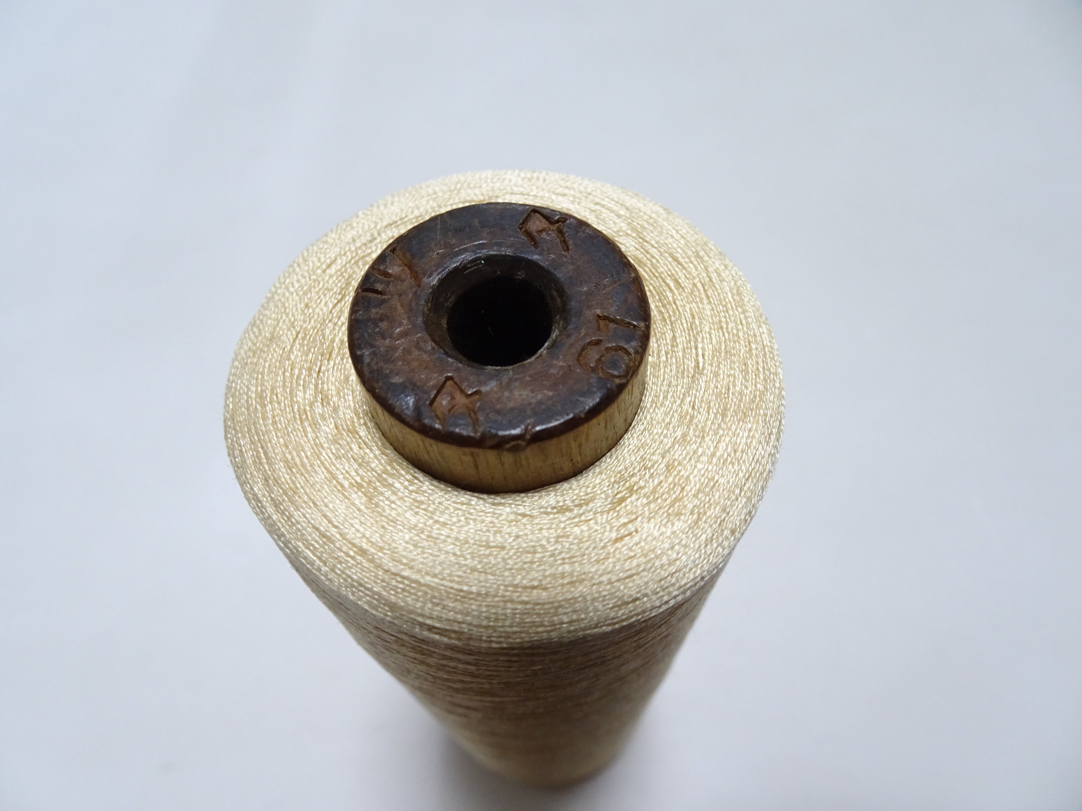 Japanese Vintage Silk Thread & Woodn Spool Embroidery 18710