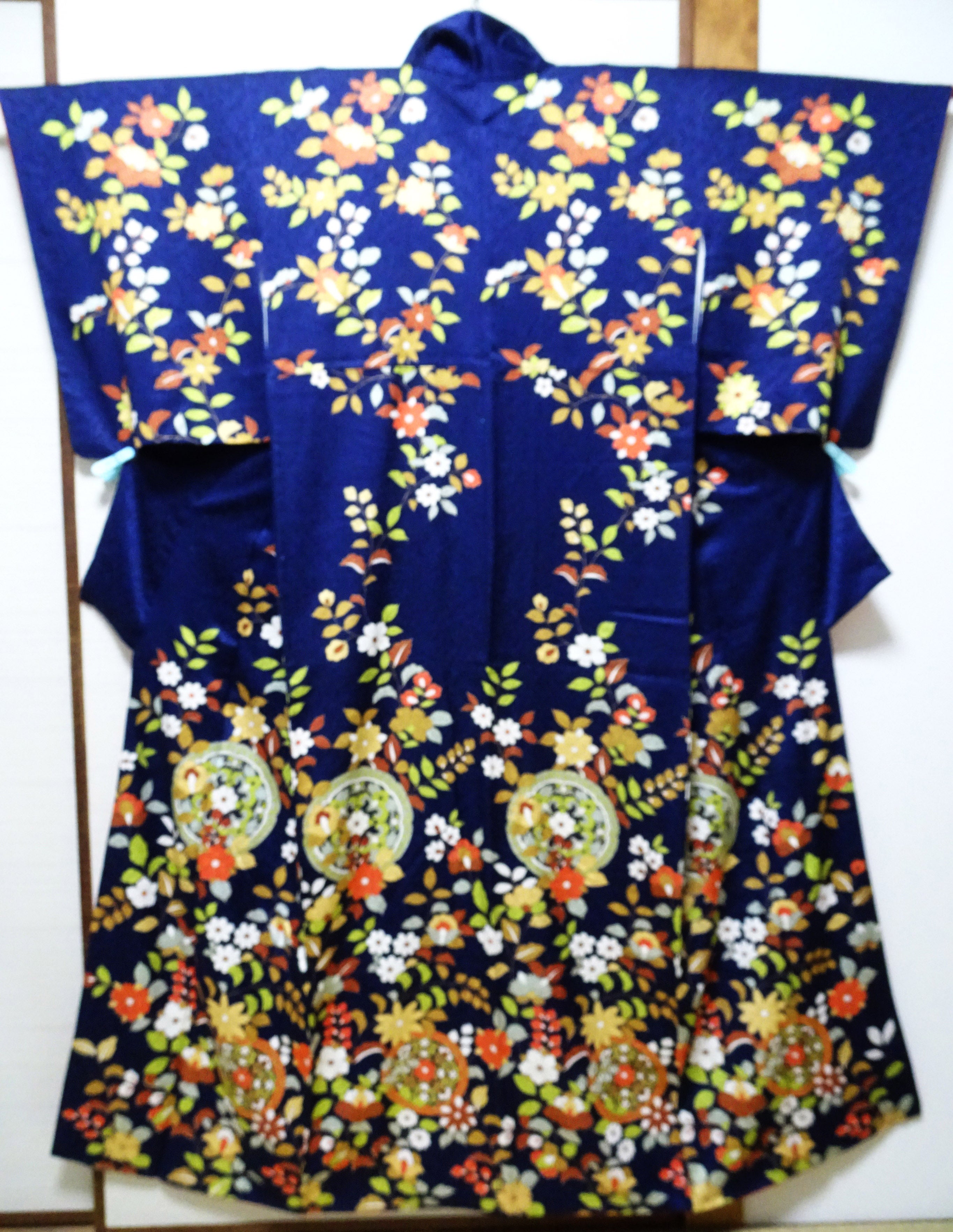 Japanese Kimono Silk Homongi Luxurious Floral Pattern 18100