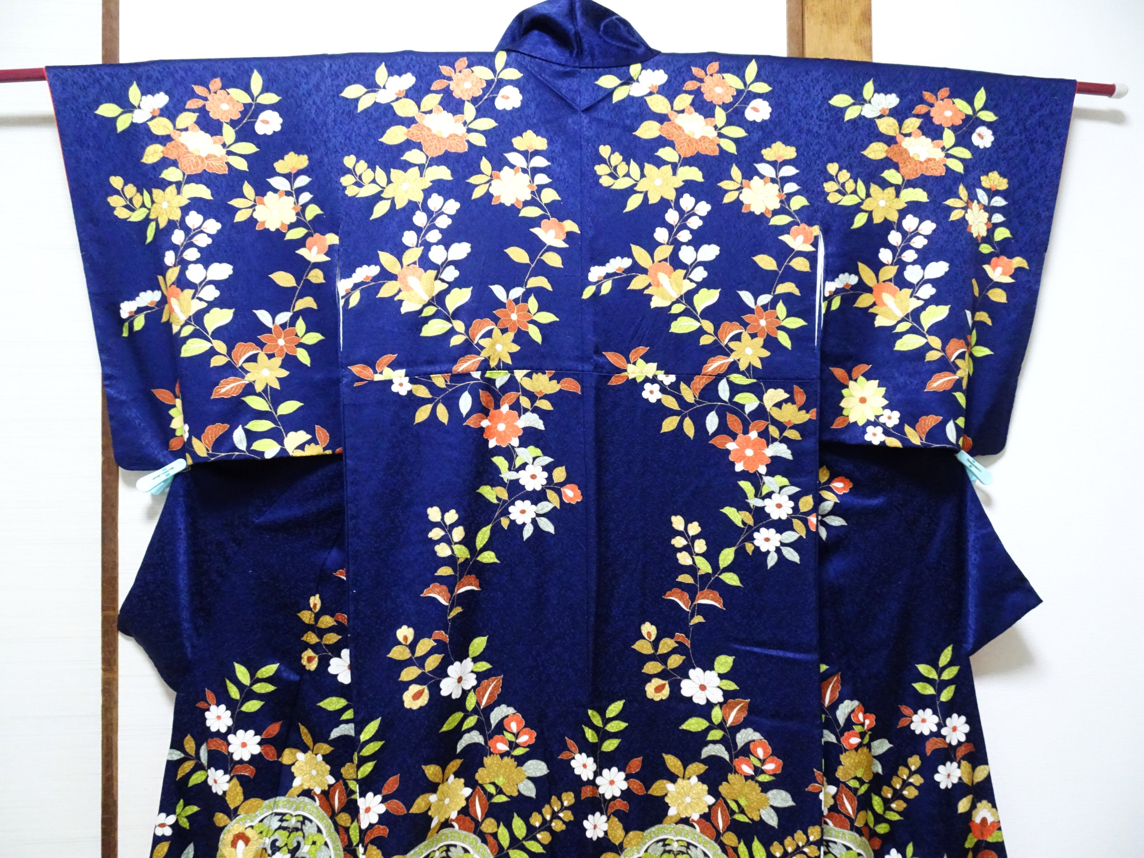 Japanese Kimono Silk Homongi Luxurious Floral Pattern 18100