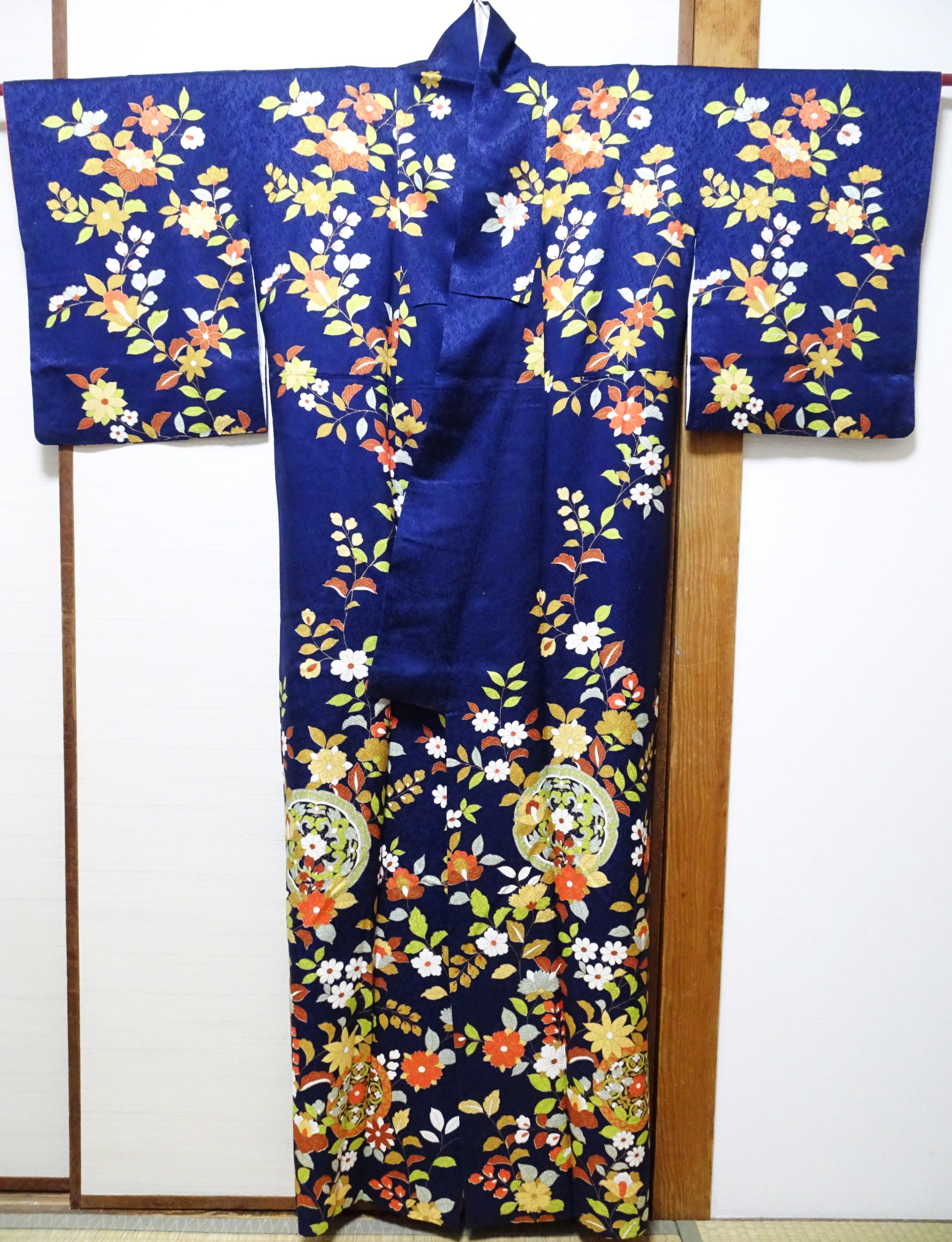 Japanese Kimono Silk Homongi Luxurious Floral Pattern 18100