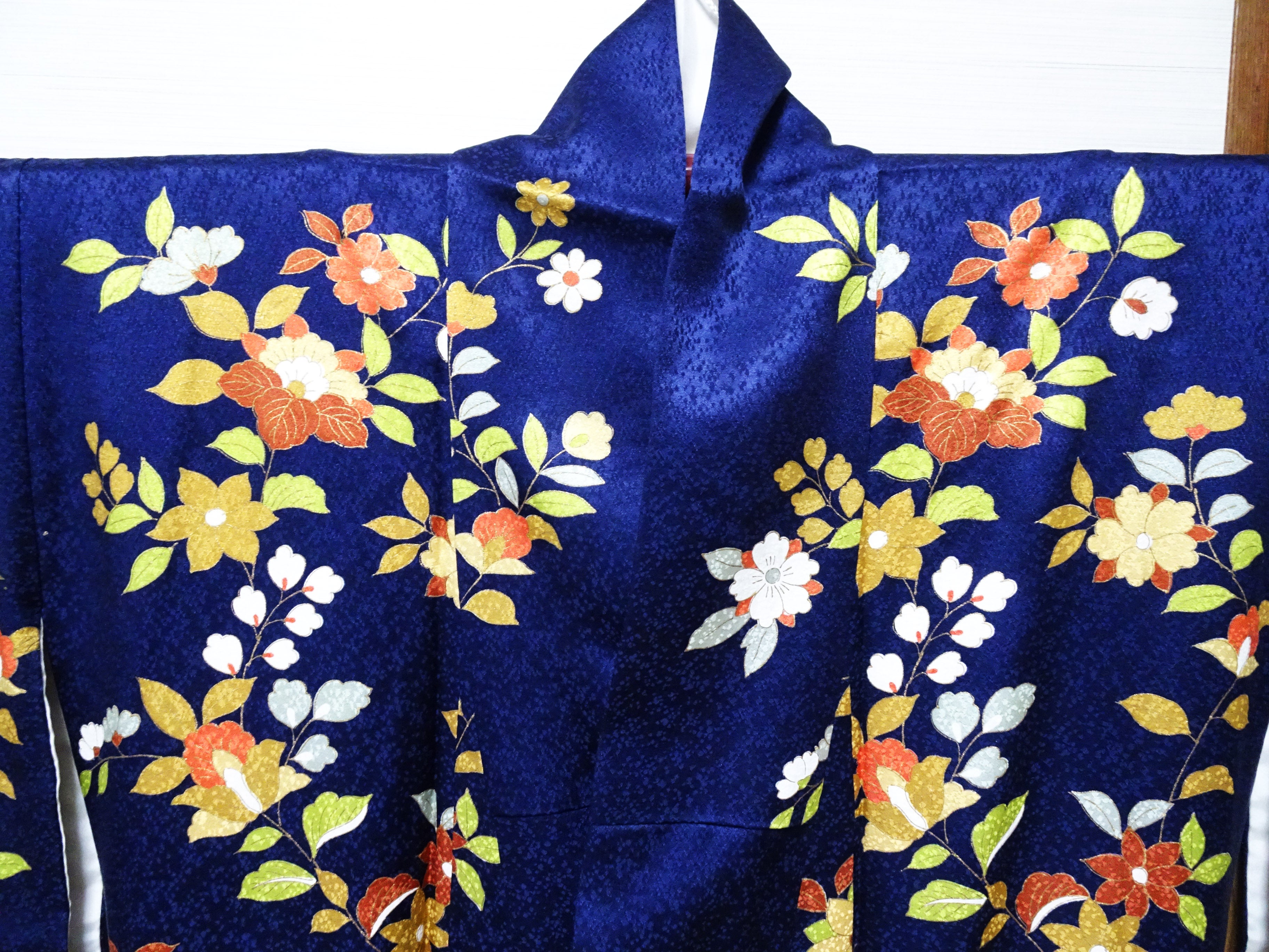 Japanese Kimono Silk Homongi Luxurious Floral Pattern 18100