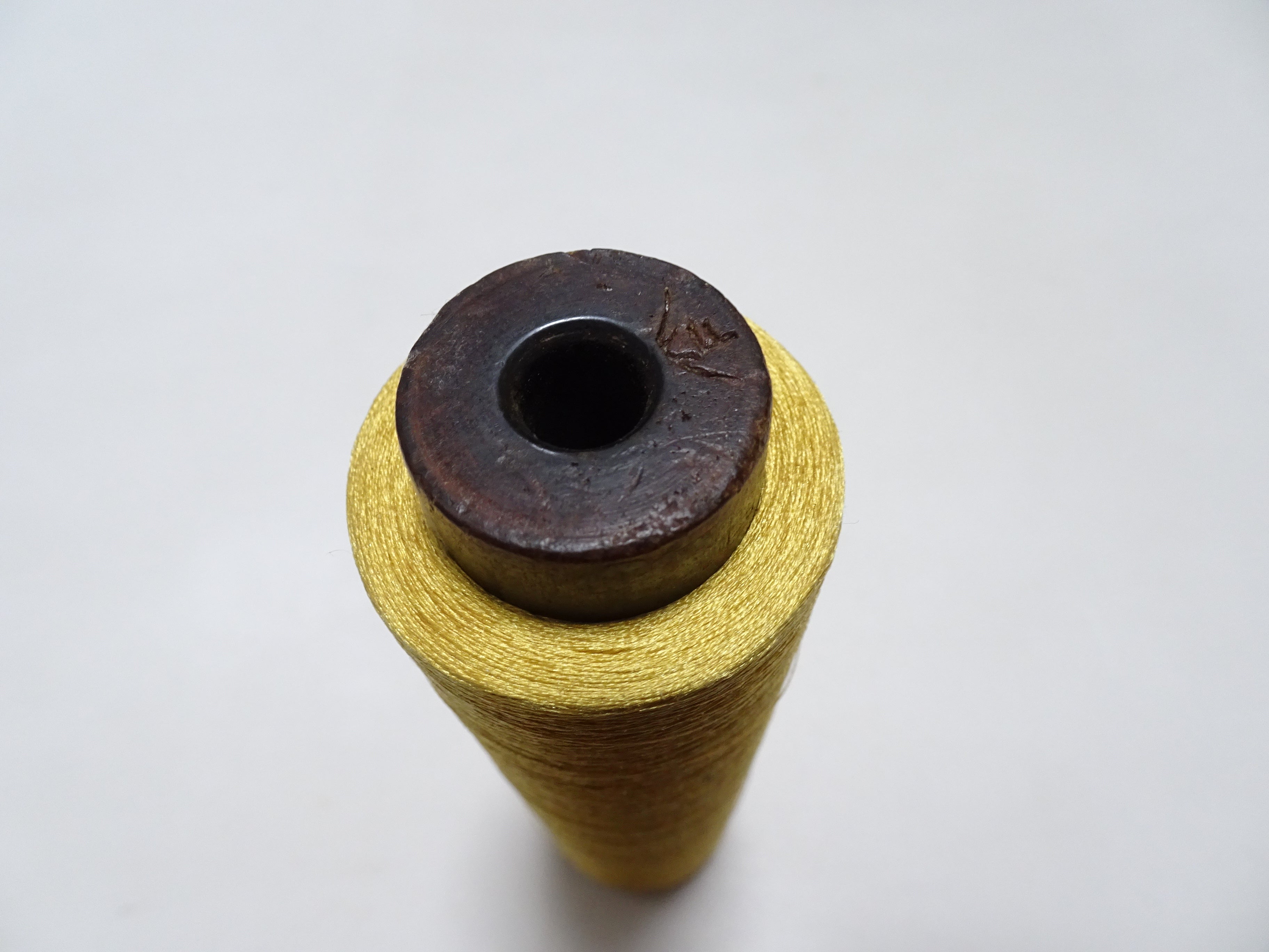 Japanese Vintage Silk Thread & Woodn Spool Embroidery 18713