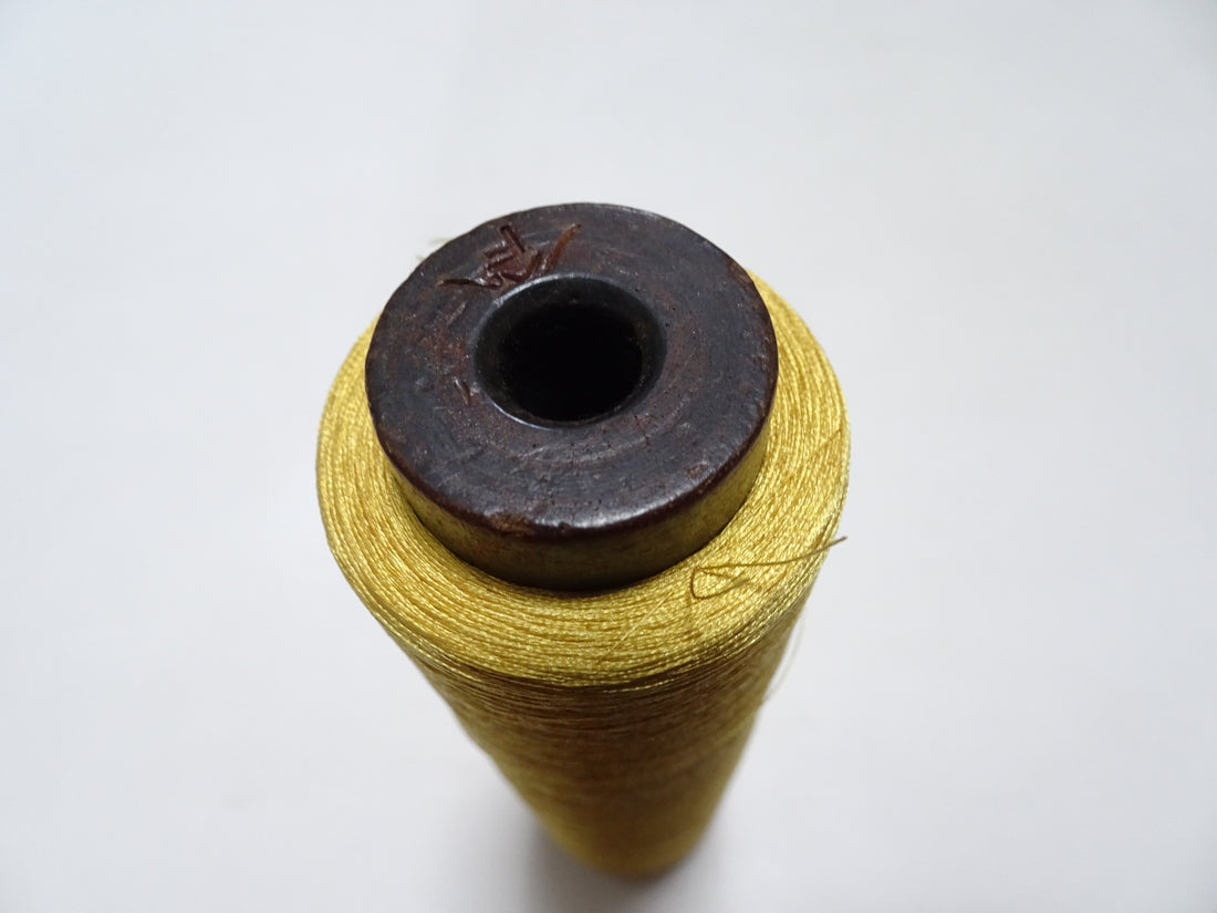 Japanese Vintage Silk Thread & Woodn Spool Embroidery 18713