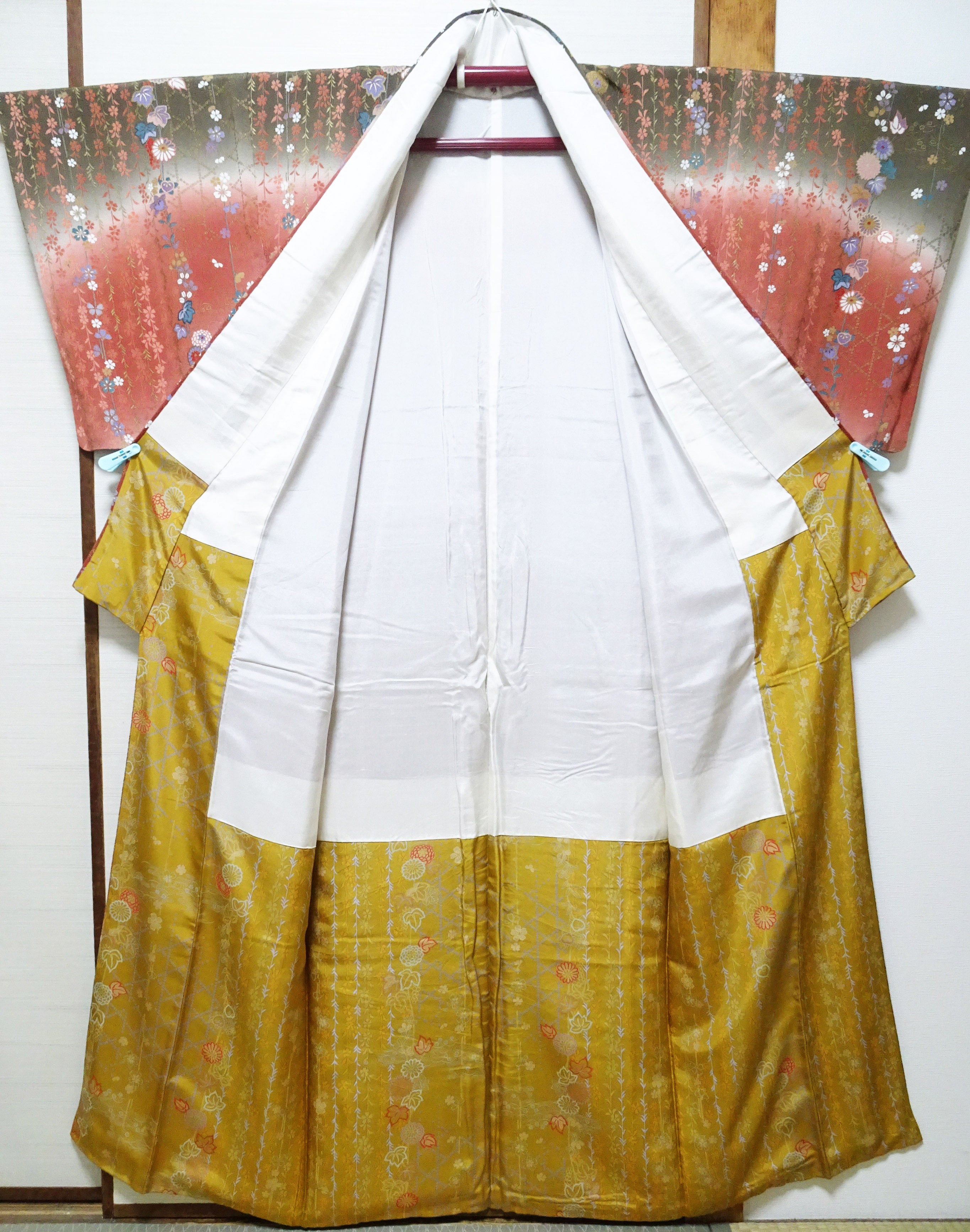 Japanese Kimono Chirimen Silk Homongi Bokashi Dyed Luxurious Floral Pattern 18101