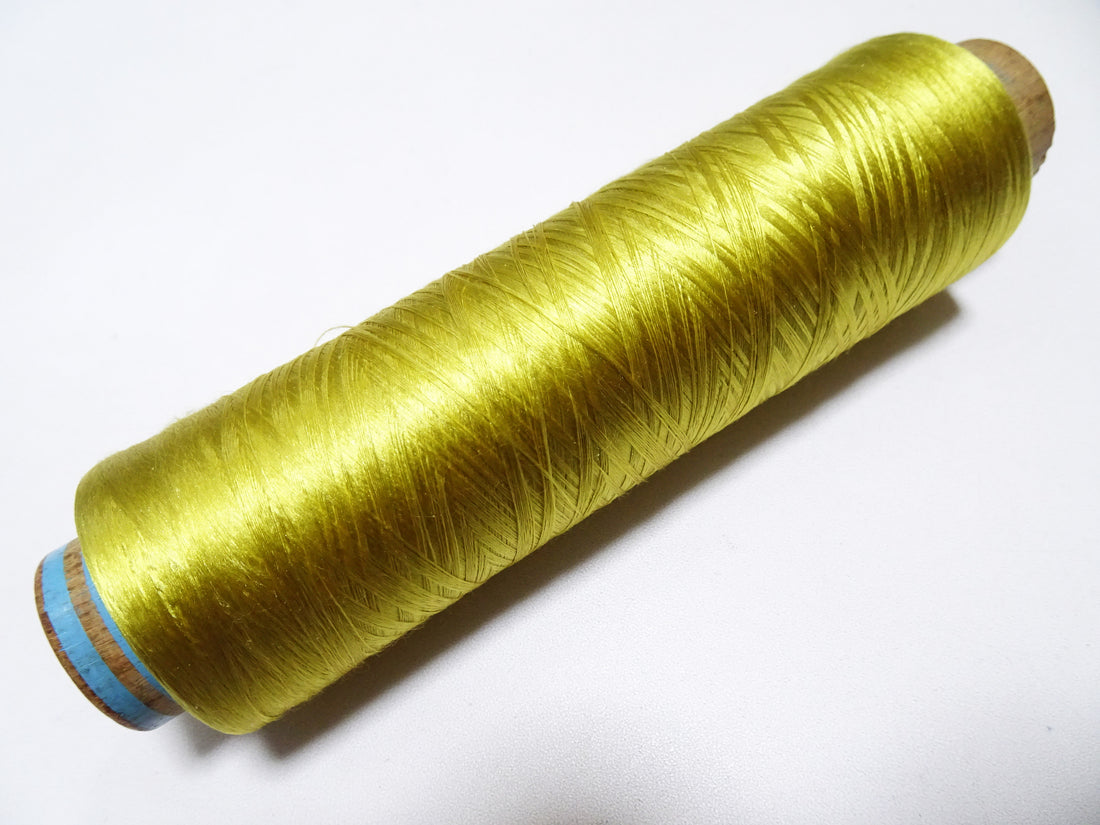 Japanese Vintage Silk Thread & Woodn Spool Embroidery 18715