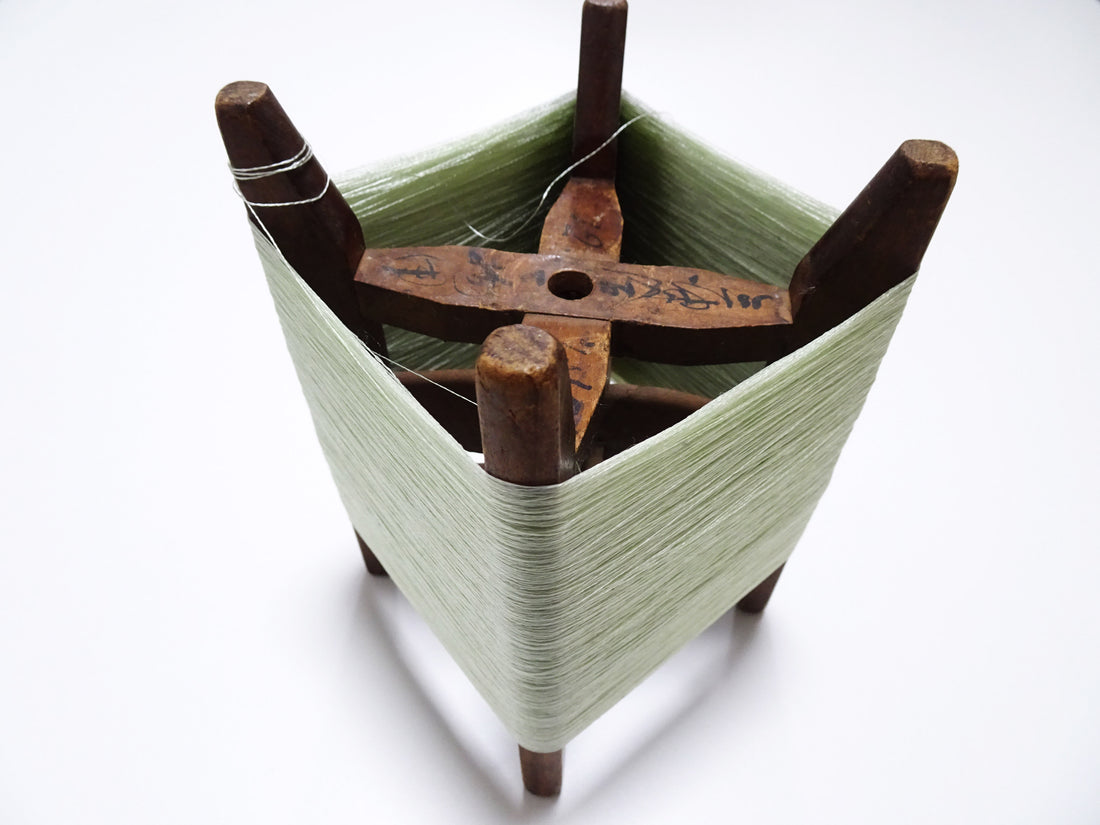 Japanese Vintage Wooden Spool & Silk Thread Embroidery 17985