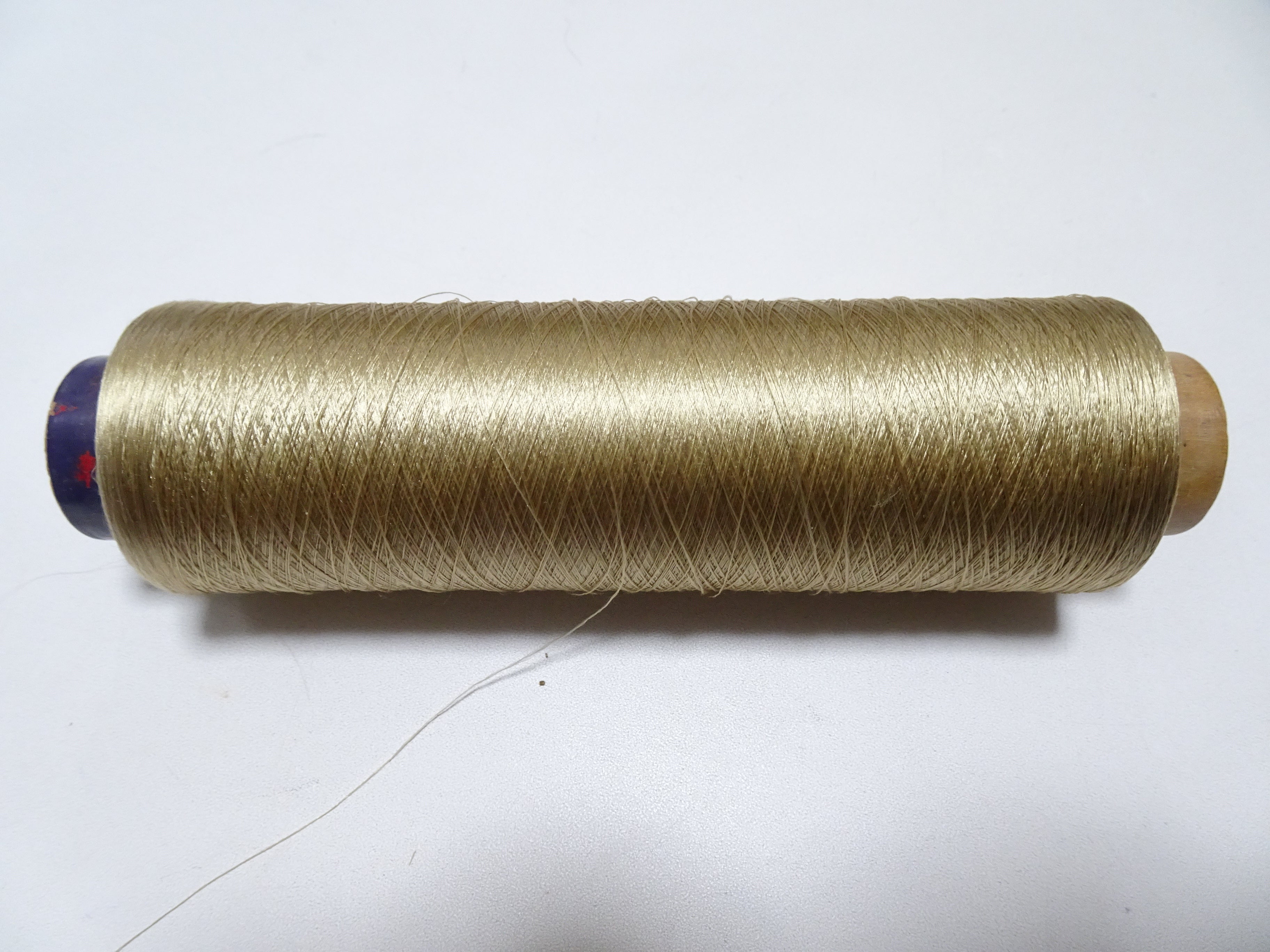 Japanese Vintage Silk Thread & Woodn Spool Embroidery 18716