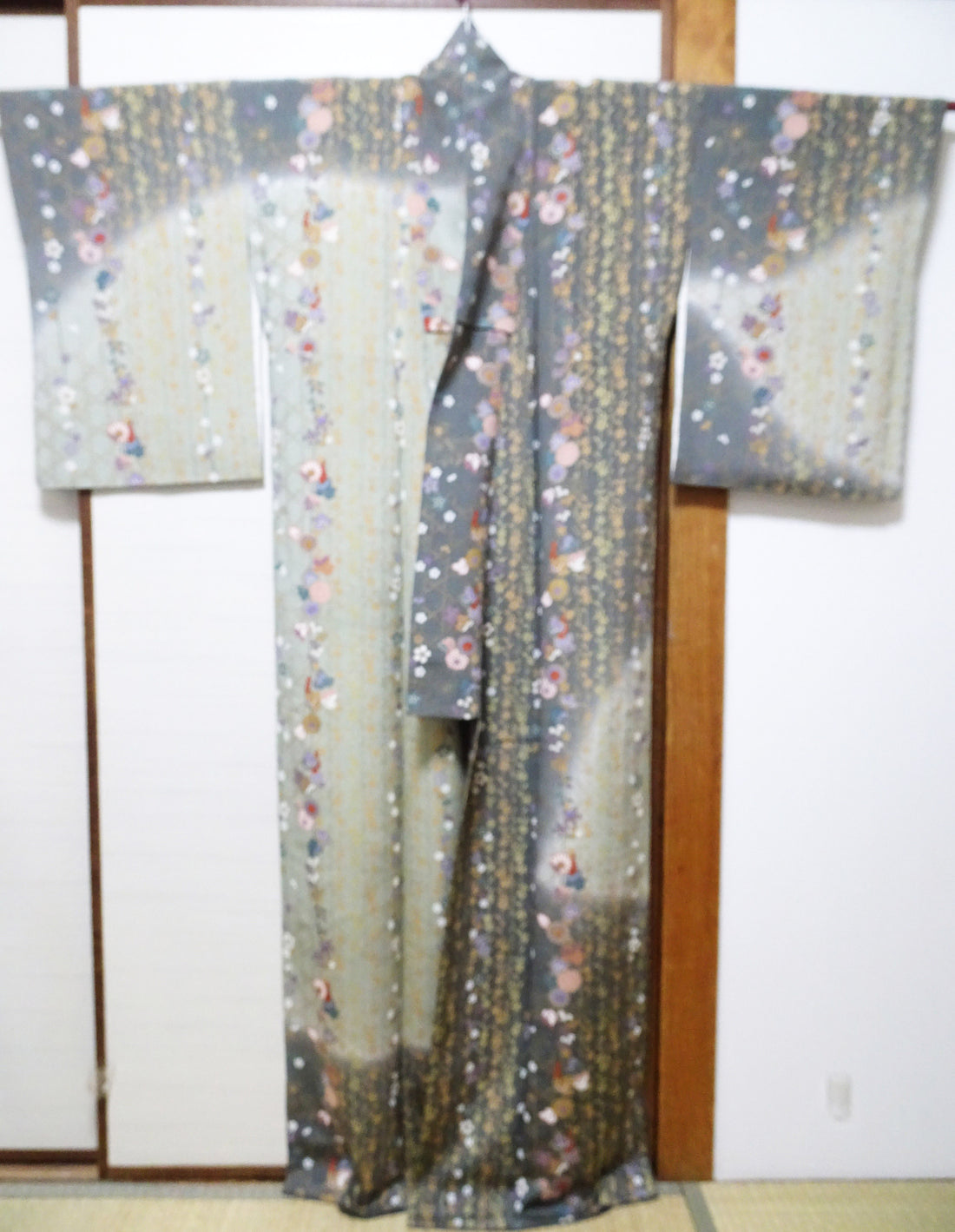 Japanese Kimono Chirimen Silk Homongi Bokashi Dyed Luxurious Floral Pattern 18103