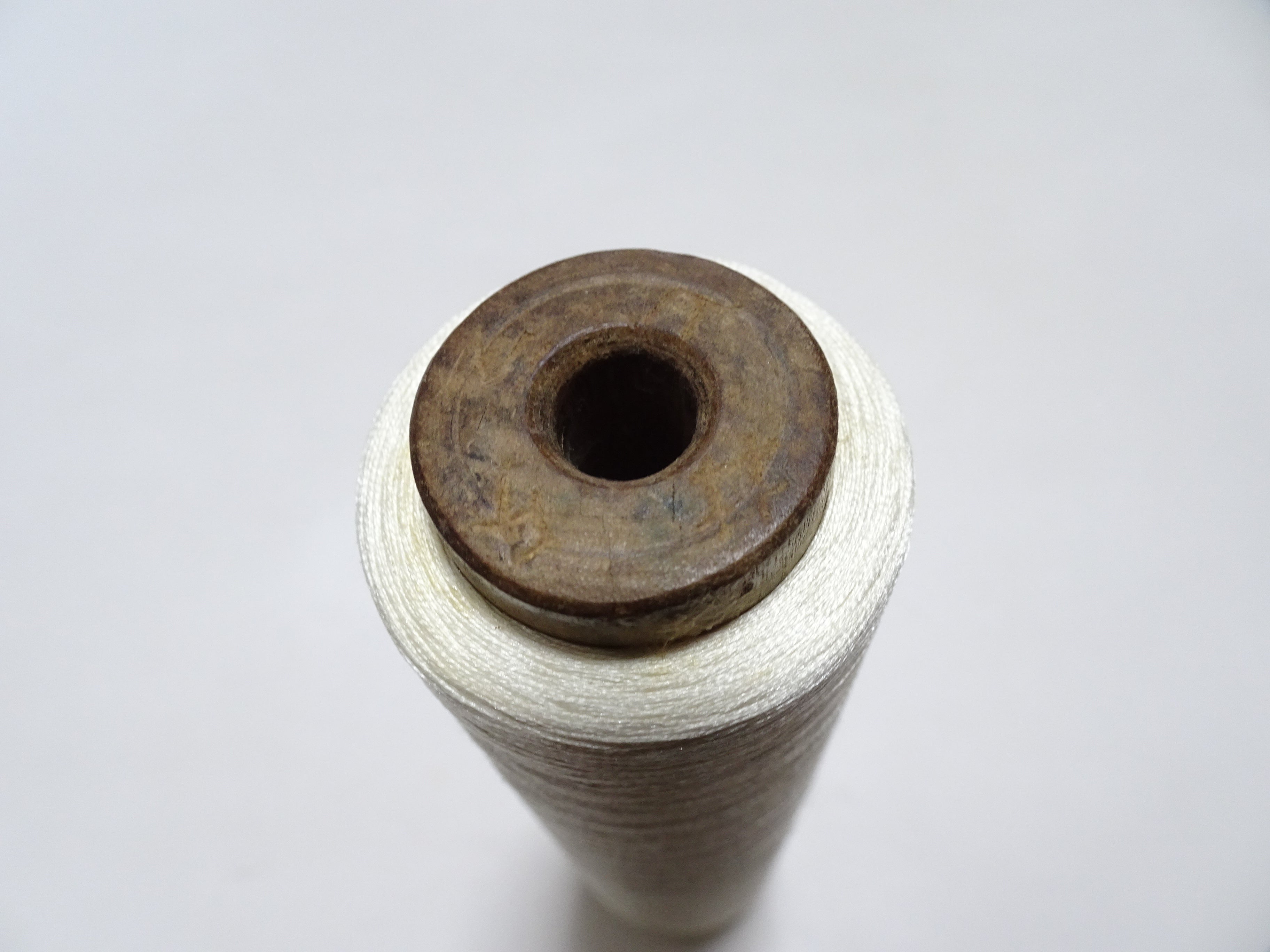 Japanese Vintage Silk Thread & Woodn Spool Embroidery 18719