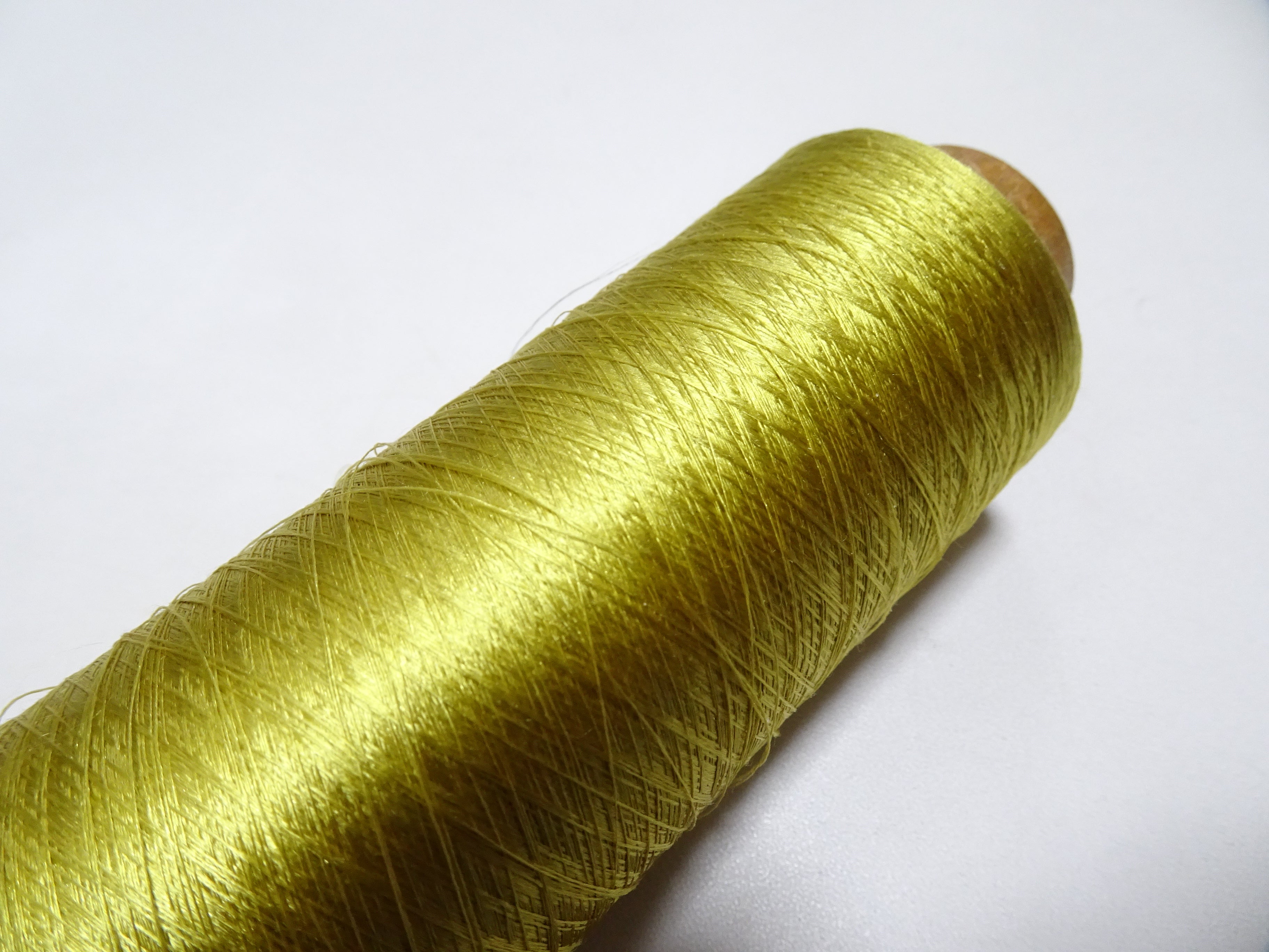 Japanese Vintage Silk Thread & Woodn Spool Embroidery 18722