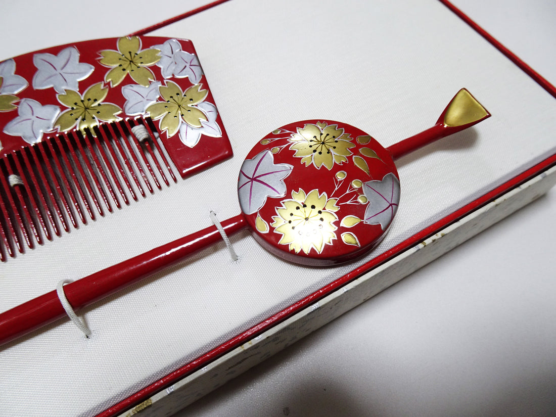 Japanese Vintage Wooden Kanzashi Sets Urushi & Makie & Raden 15135