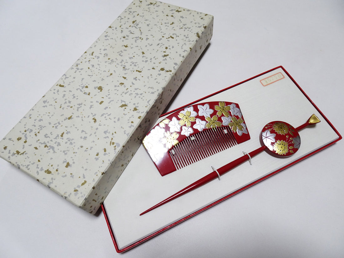 Japanese Vintage Wooden Kanzashi Sets Urushi & Makie & Raden 15135