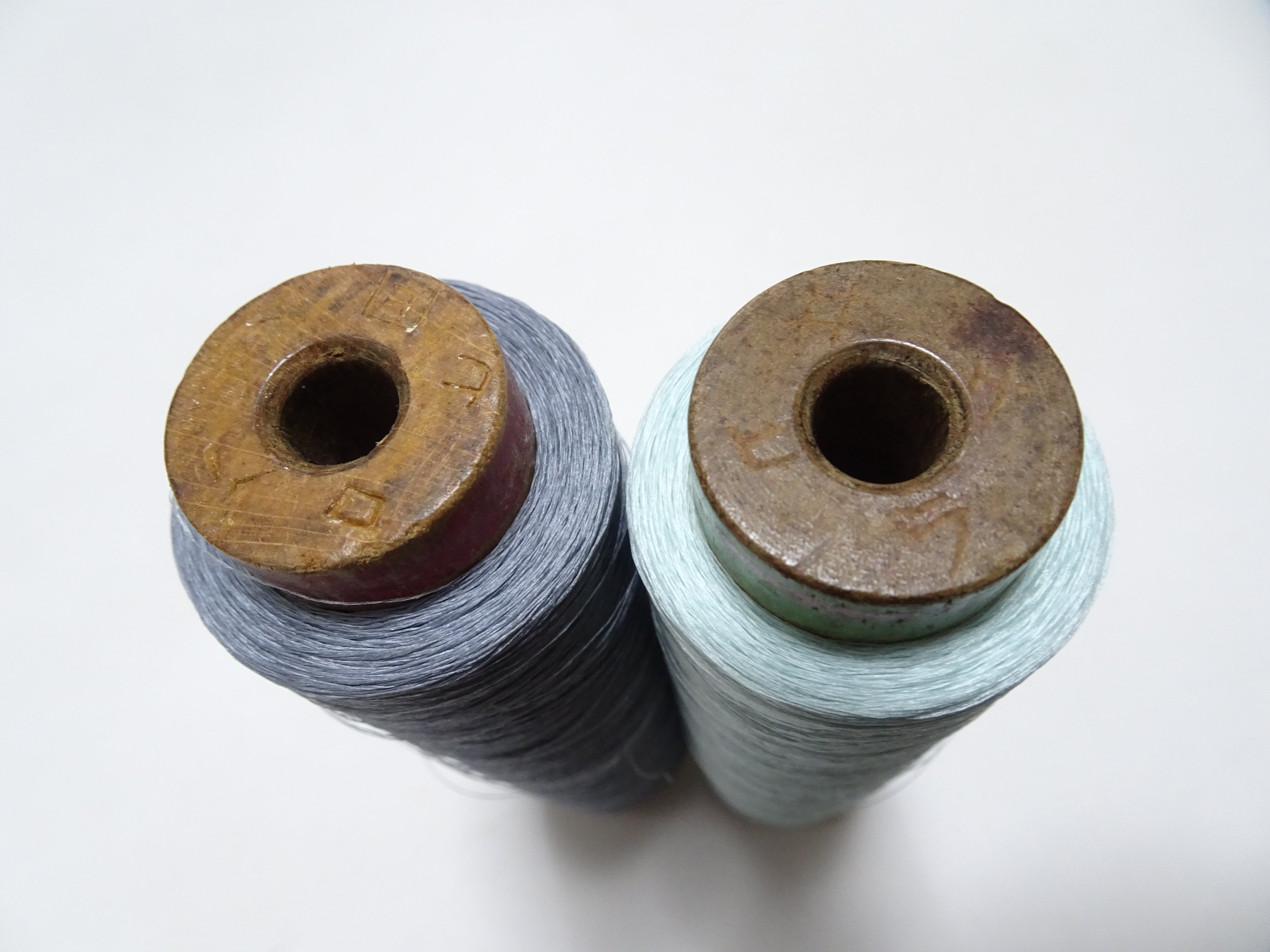 Japanese Vintage Silk Thread & Woodn Spool 2sets Embroidery 18725