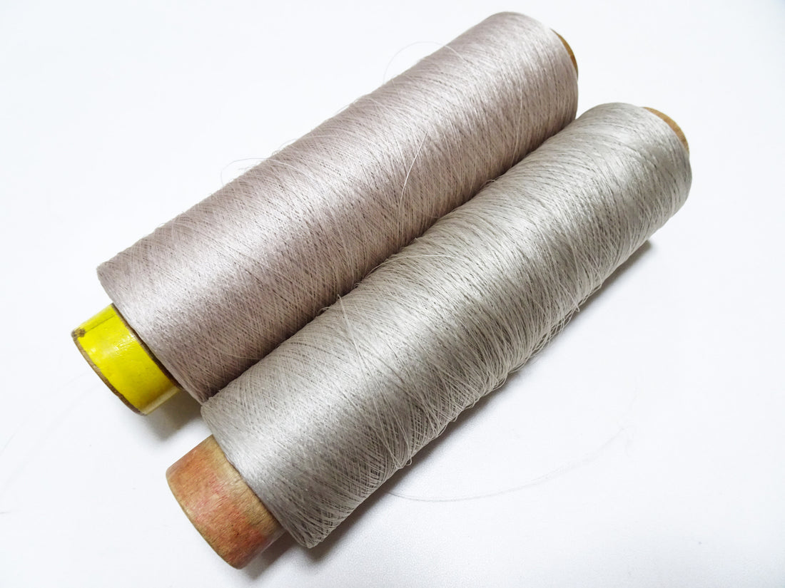 Japanese Vintage Silk Thread & Woodn Spool 2sets Embroidery 18728