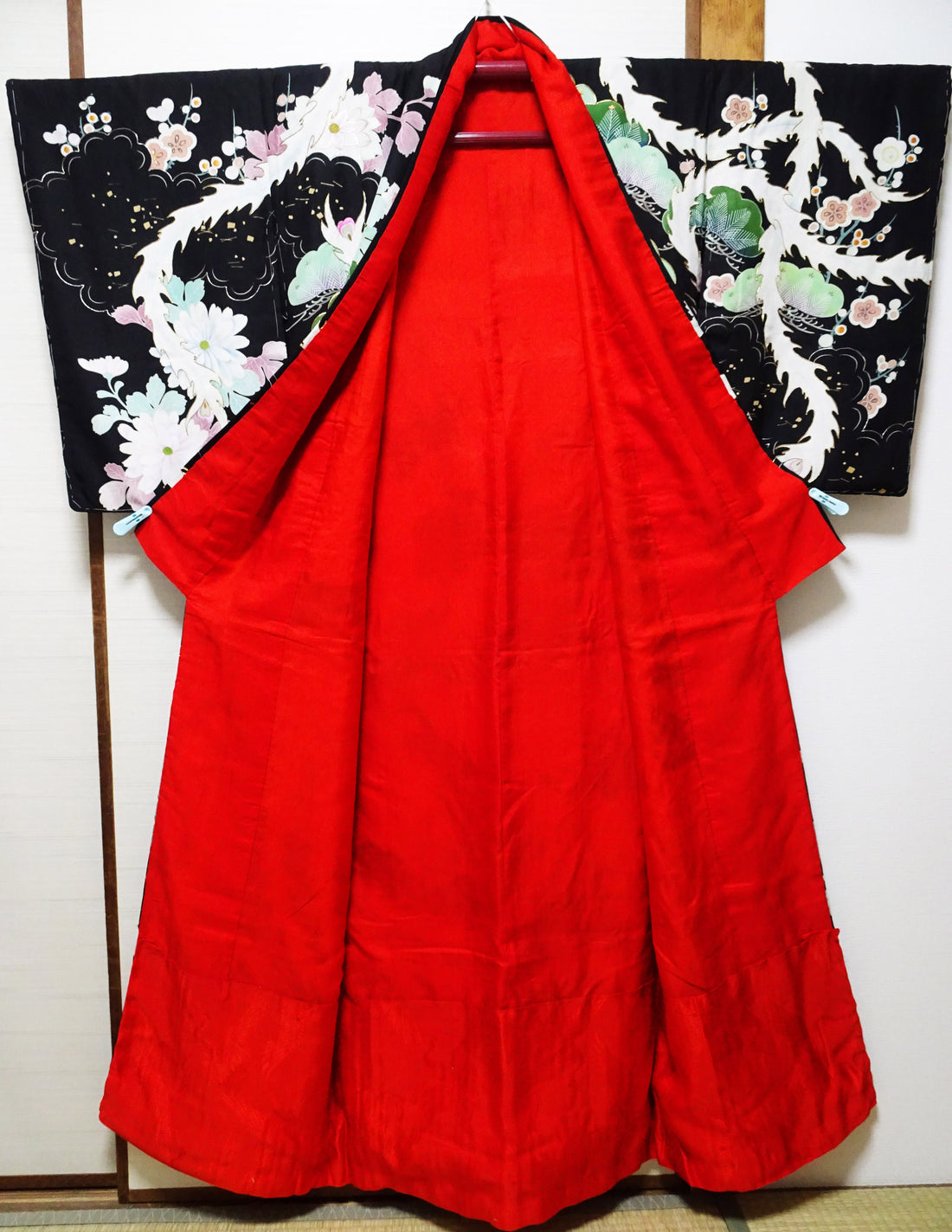 Japanese Antique Rare Taishō Uchikake with Phoenix Motifs – Yuzen Art & Gold Embroidery / Black 17524