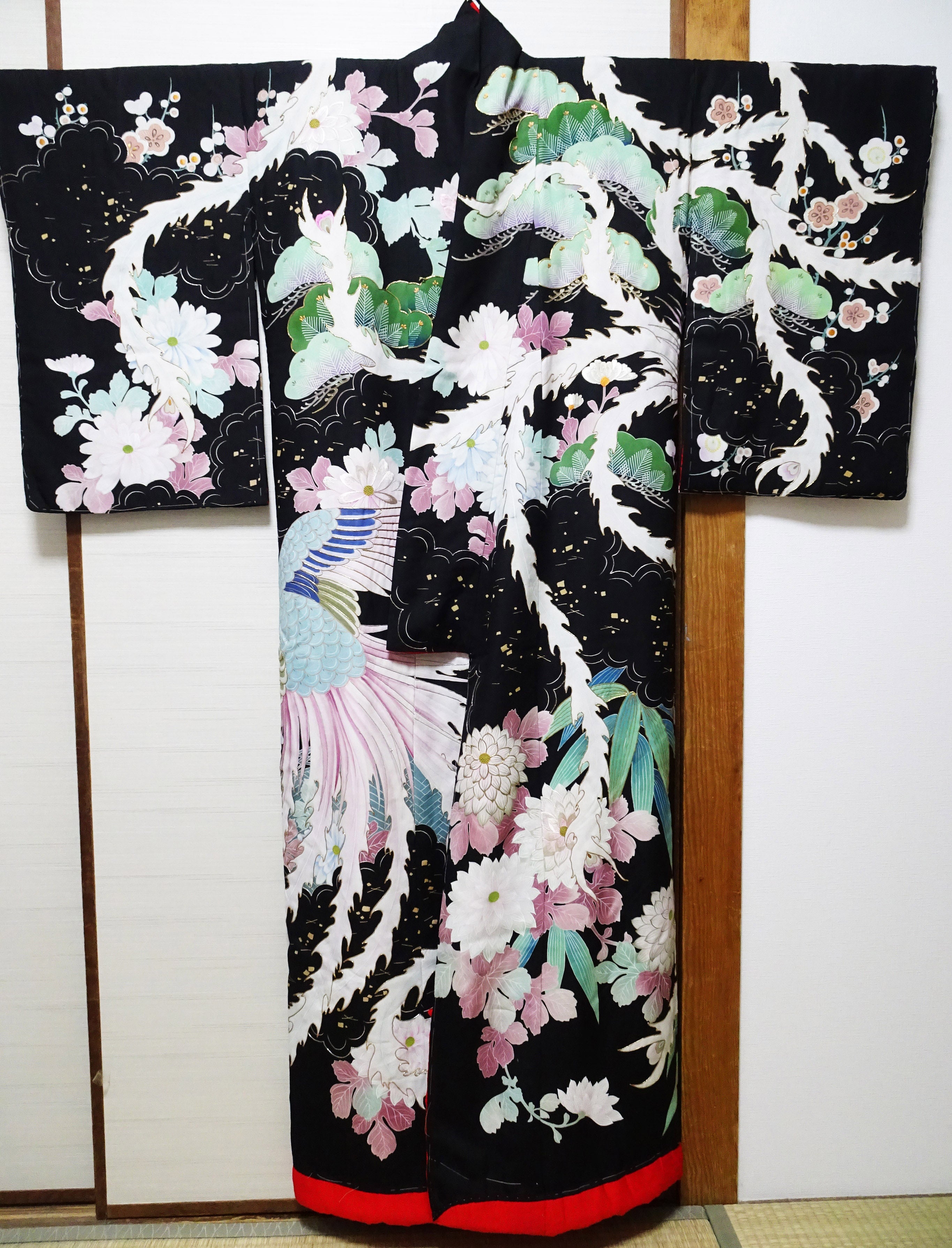 Japanese Antique Rare Taishō Uchikake with Phoenix Motifs – Yuzen Art & Gold Embroidery / Black 17524