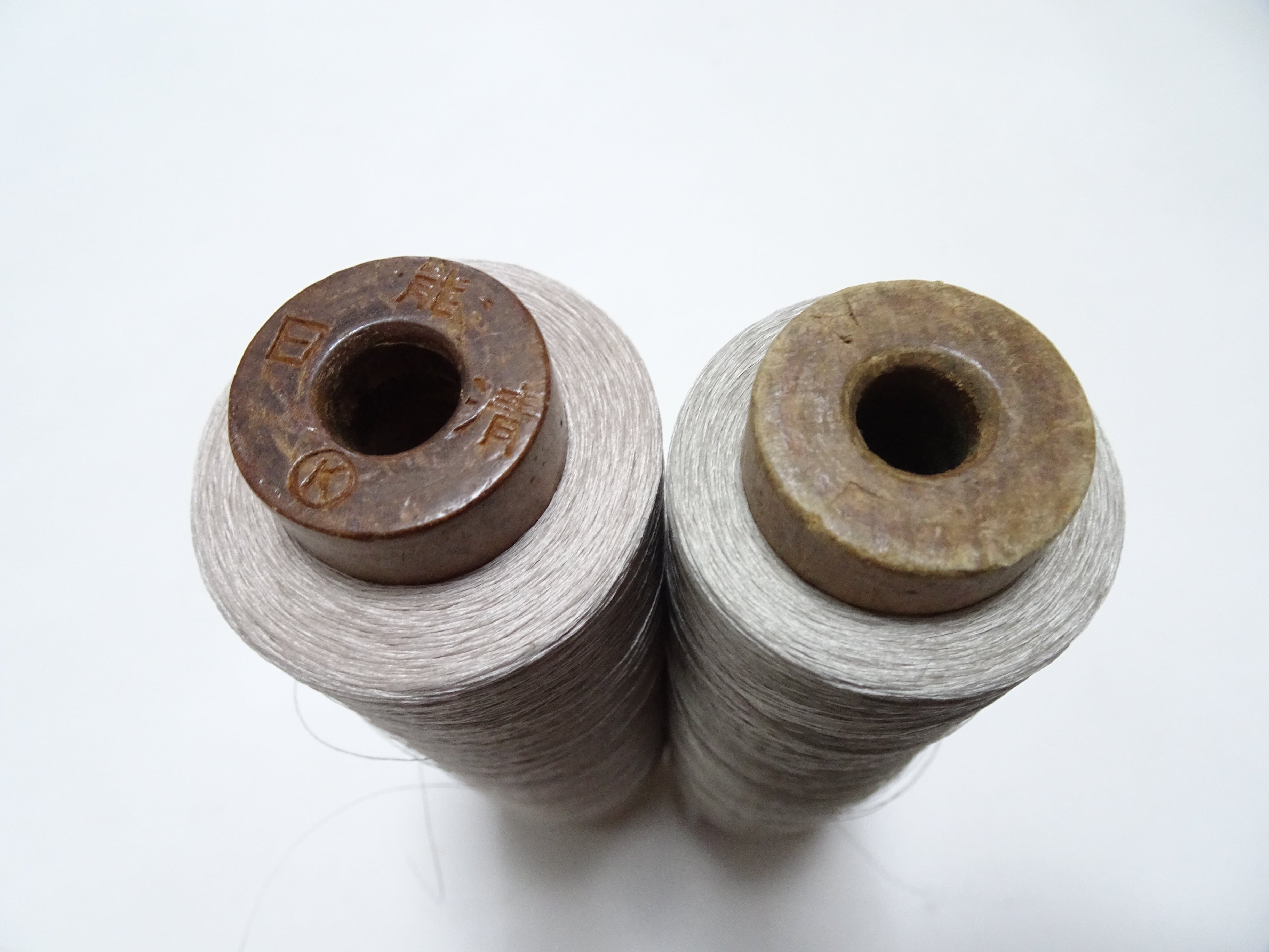 Japanese Vintage Silk Thread & Woodn Spool 2sets Embroidery 18728