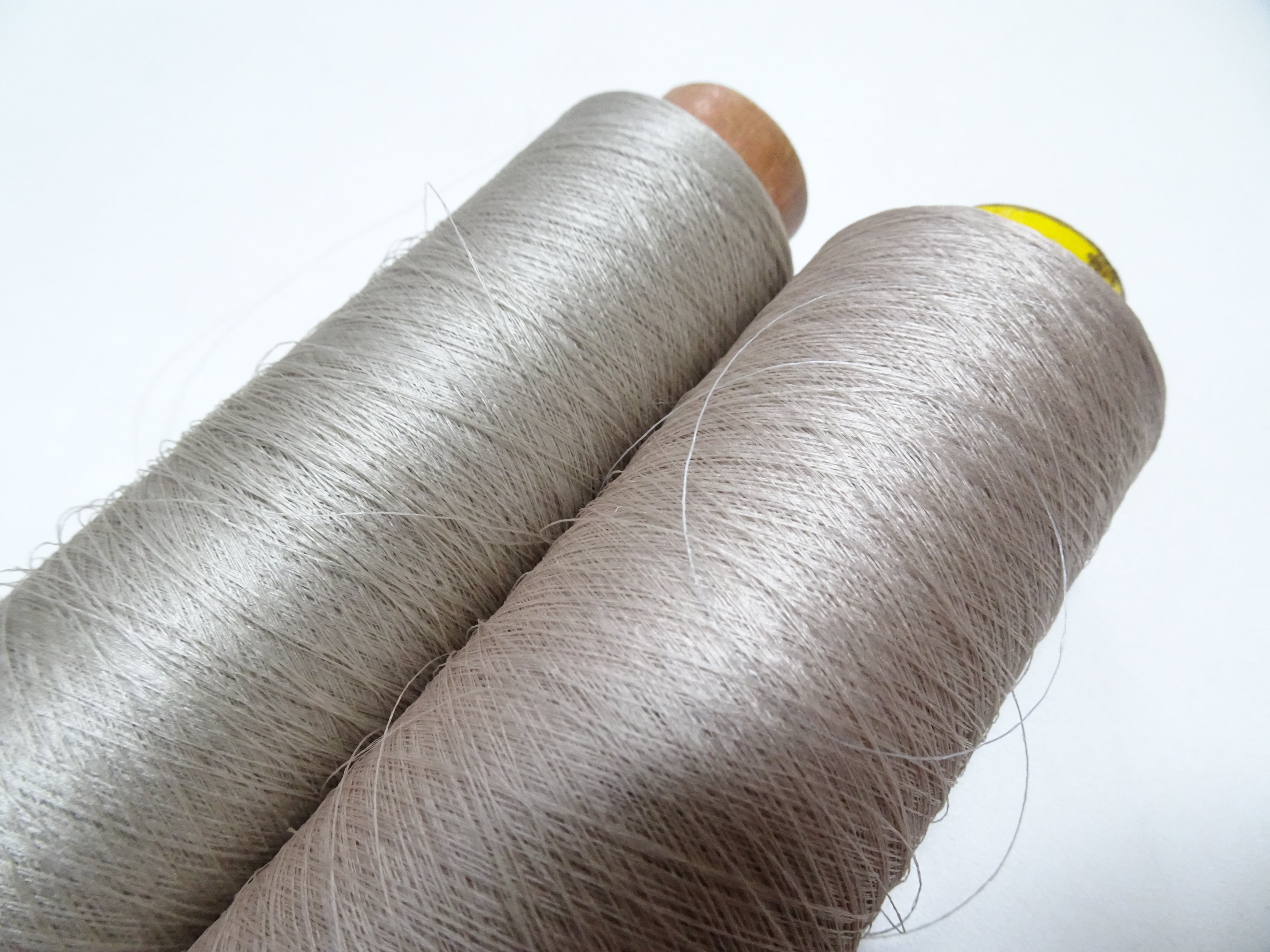 Japanese Vintage Silk Thread & Woodn Spool 2sets Embroidery 18728