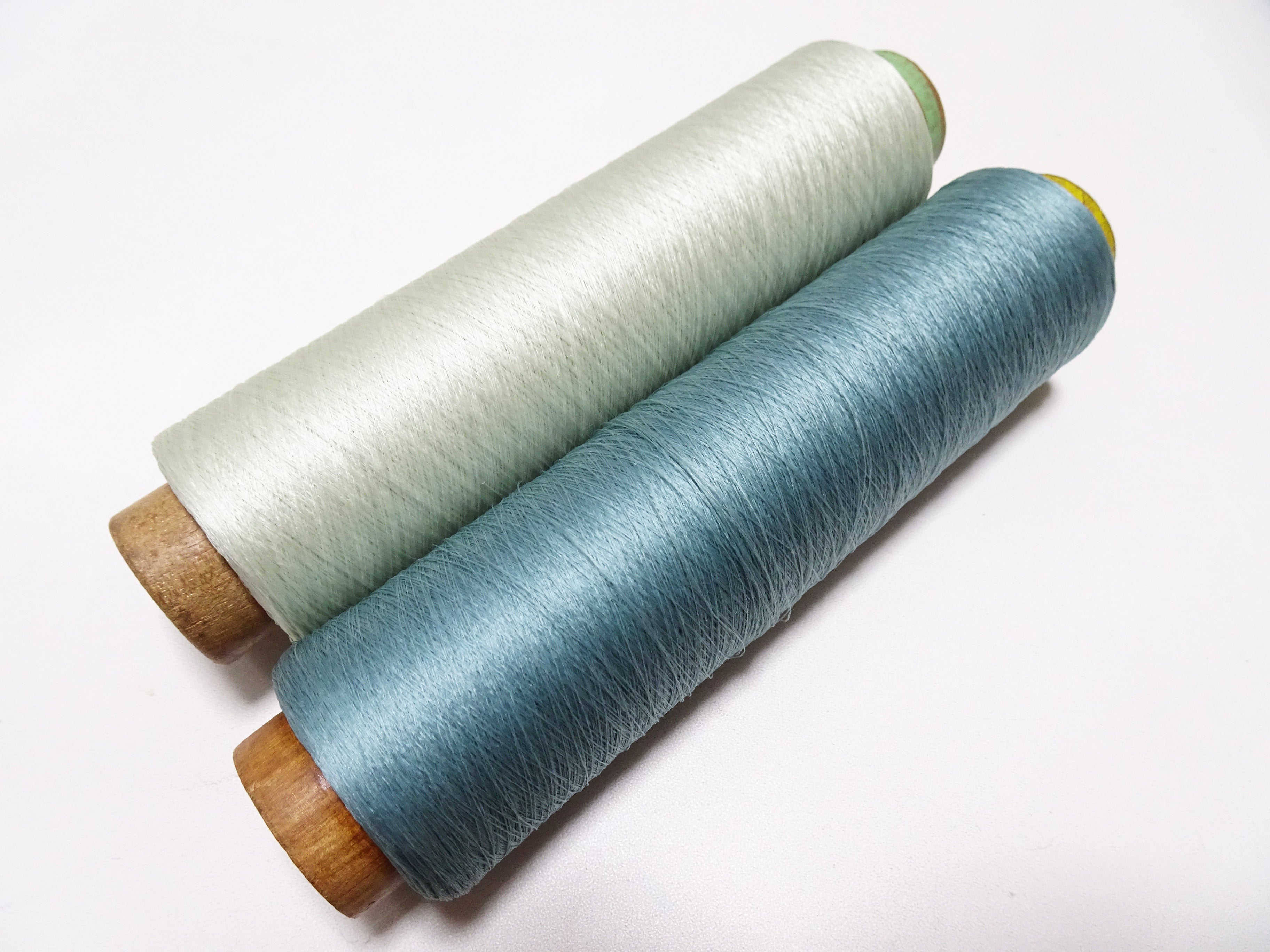 Japanese Vintage Silk Thread & Woodn Spool 2sets Embroidery 18734
