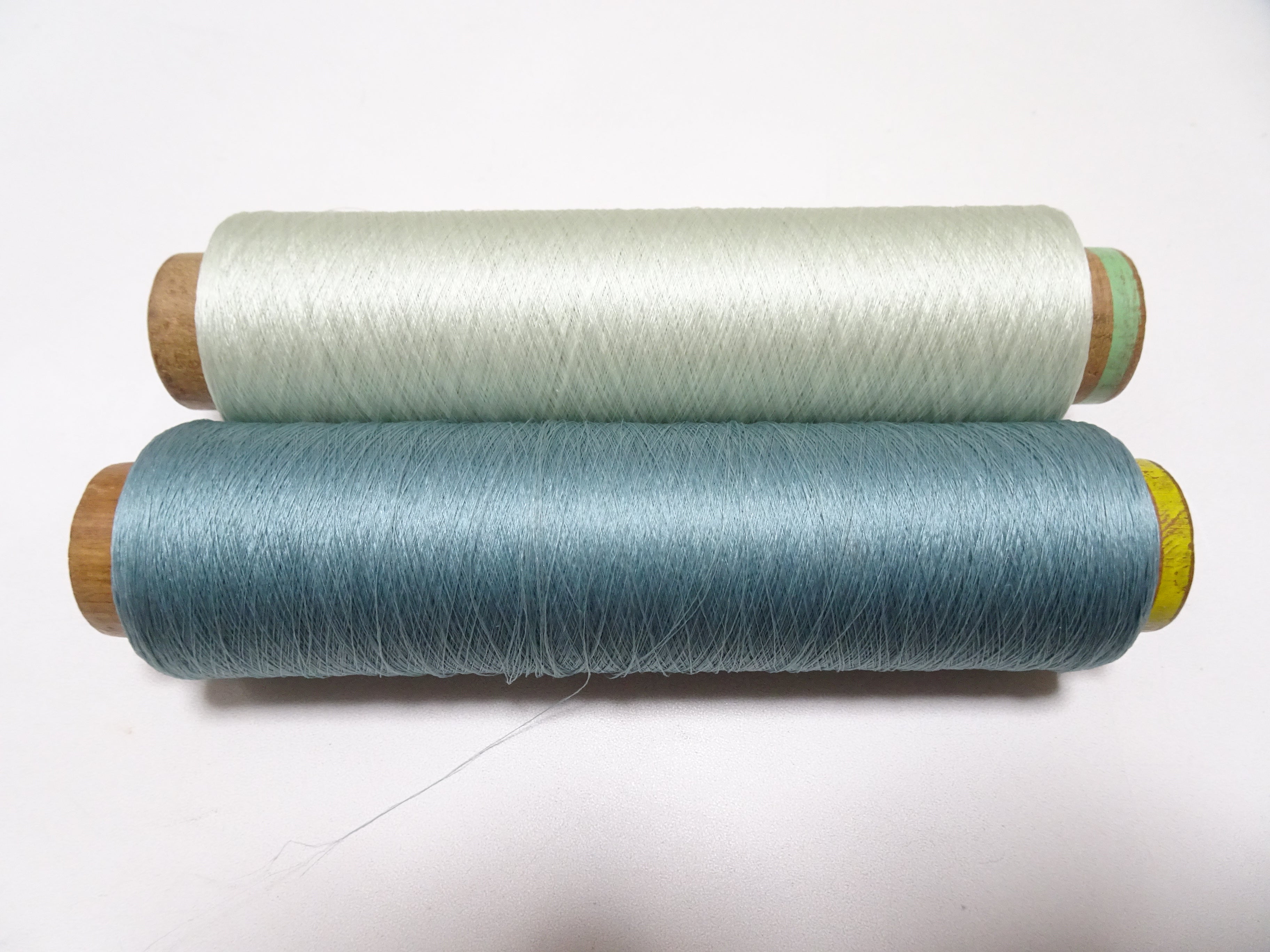 Japanese Vintage Silk Thread & Woodn Spool 2sets Embroidery 18734