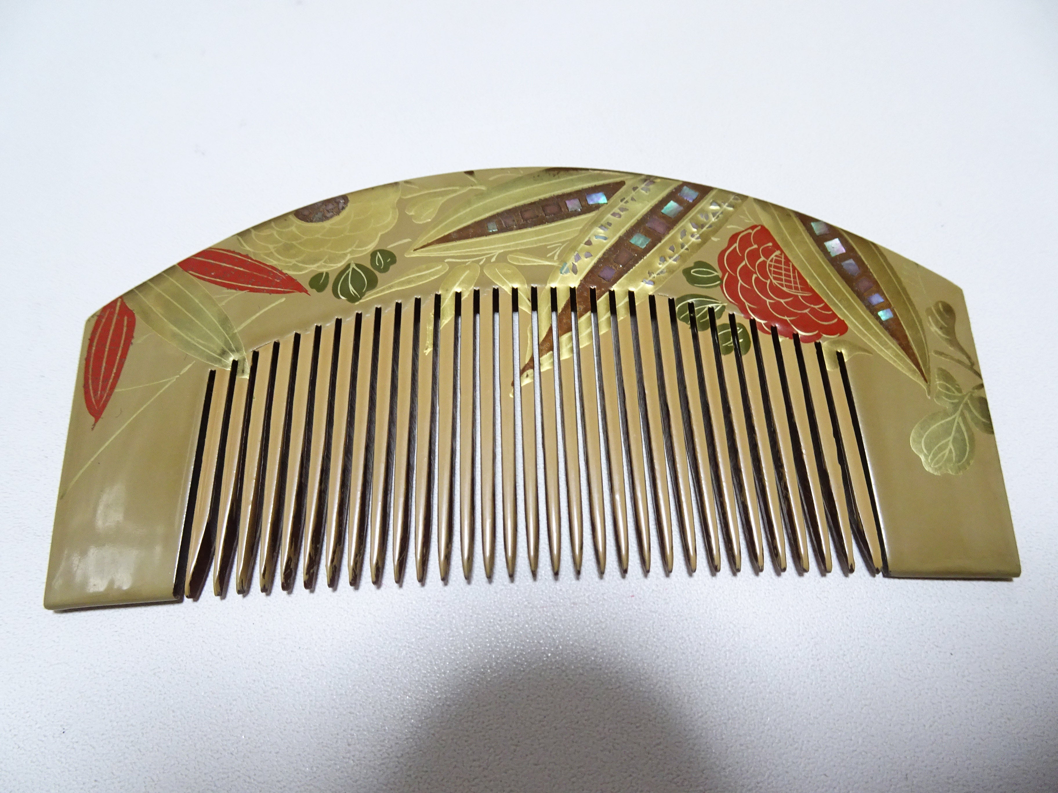 Japanese Vintage  Resin Comb Makie $ Raden 15145