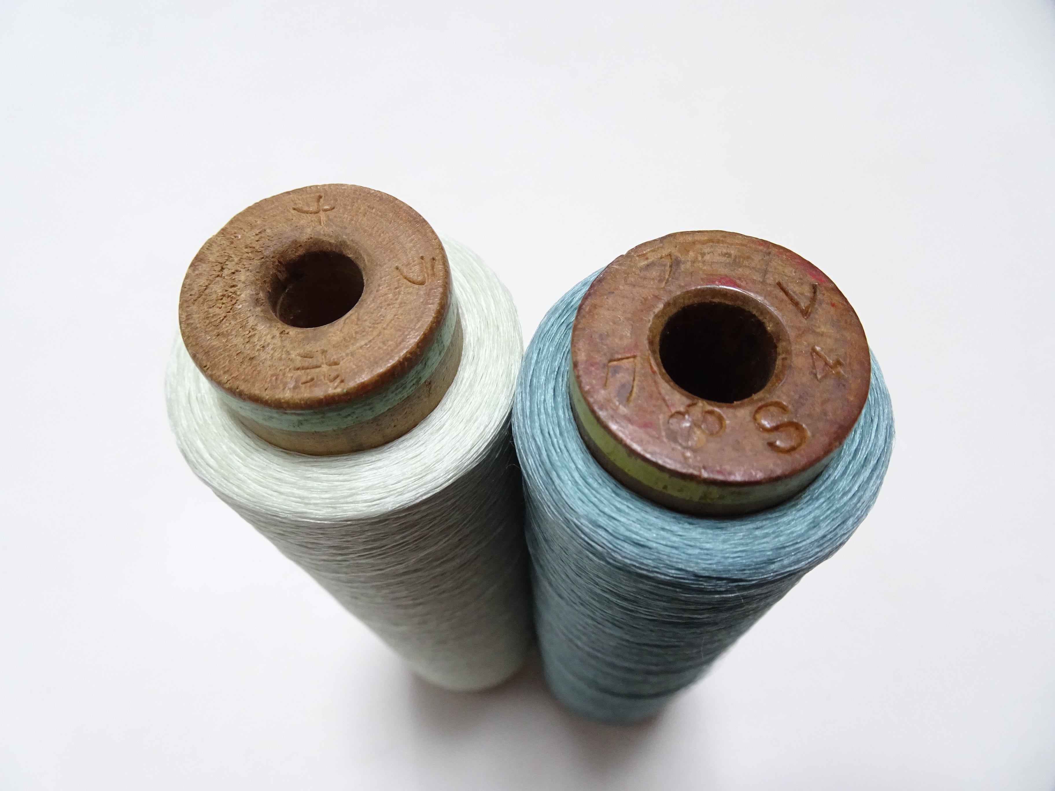 Japanese Vintage Silk Thread & Woodn Spool 2sets Embroidery 18734