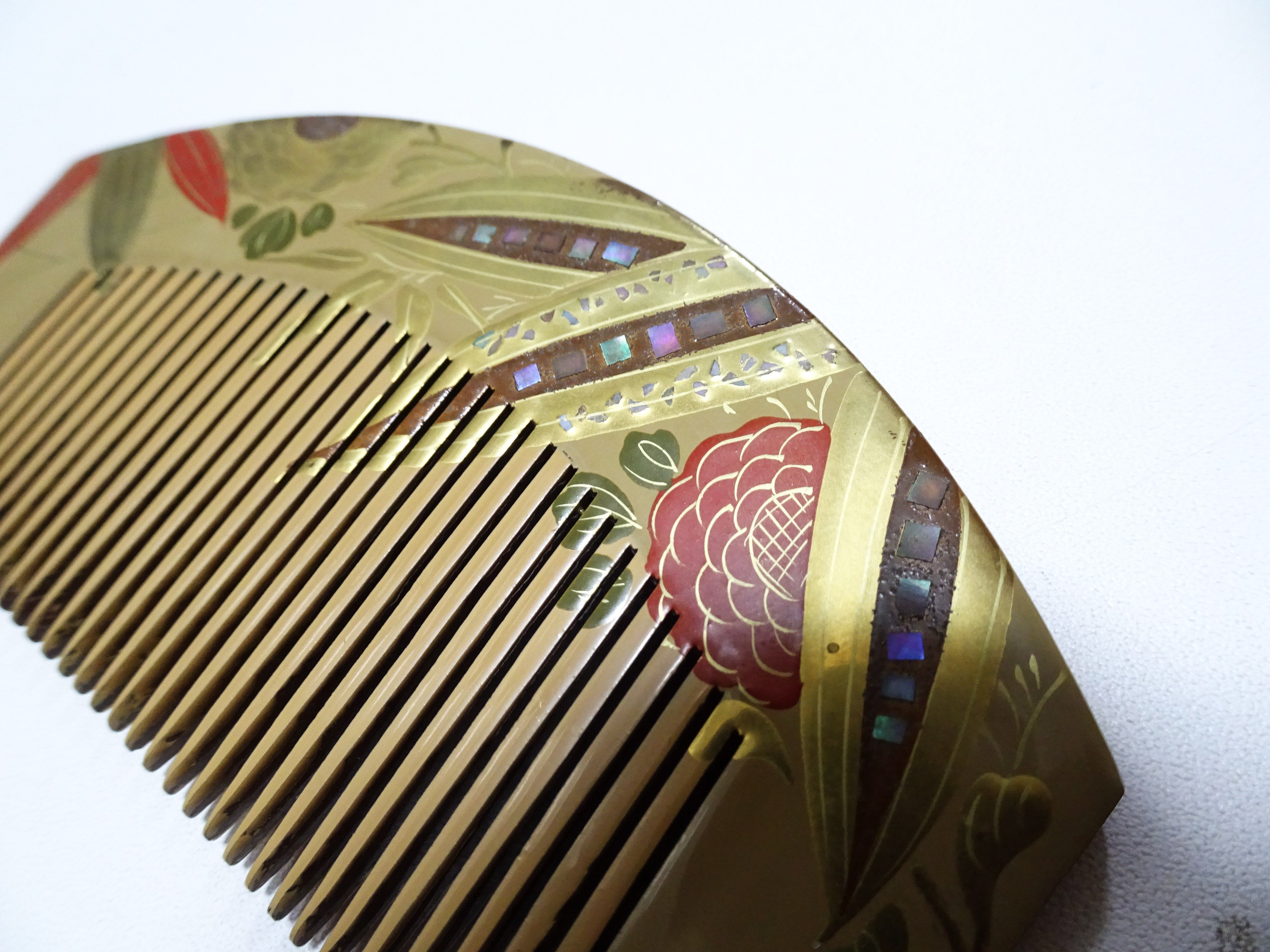 Japanese Vintage  Resin Comb Makie $ Raden 15145