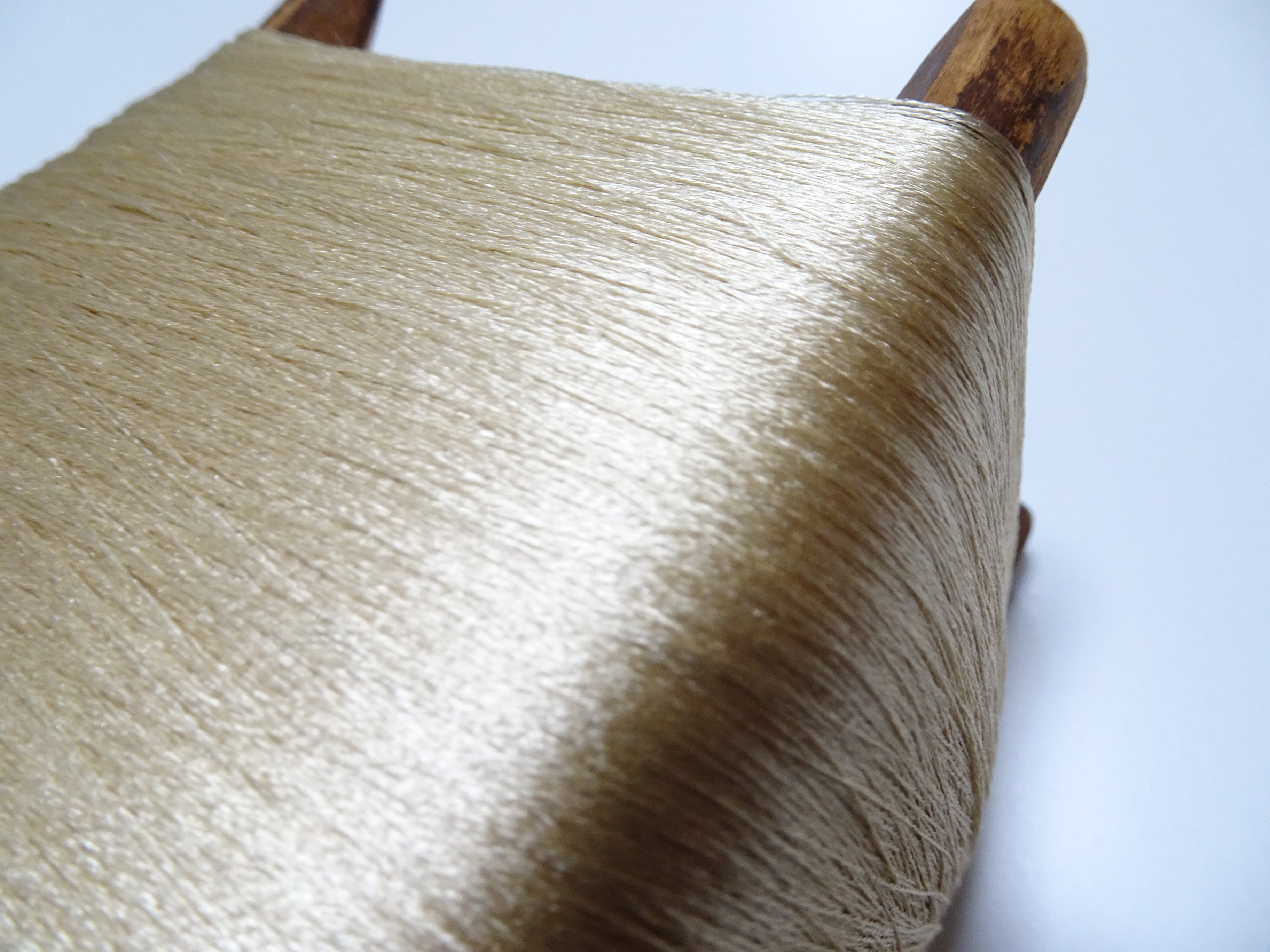 Japanese Vintage Wooden Spool & Silk Thread Embroidery 18003