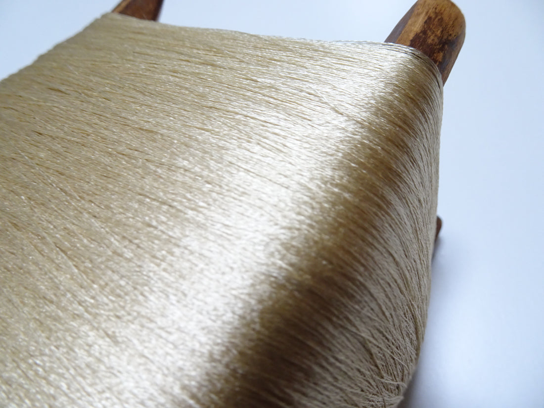 Japanese Vintage Wooden Spool & Silk Thread Embroidery 18003