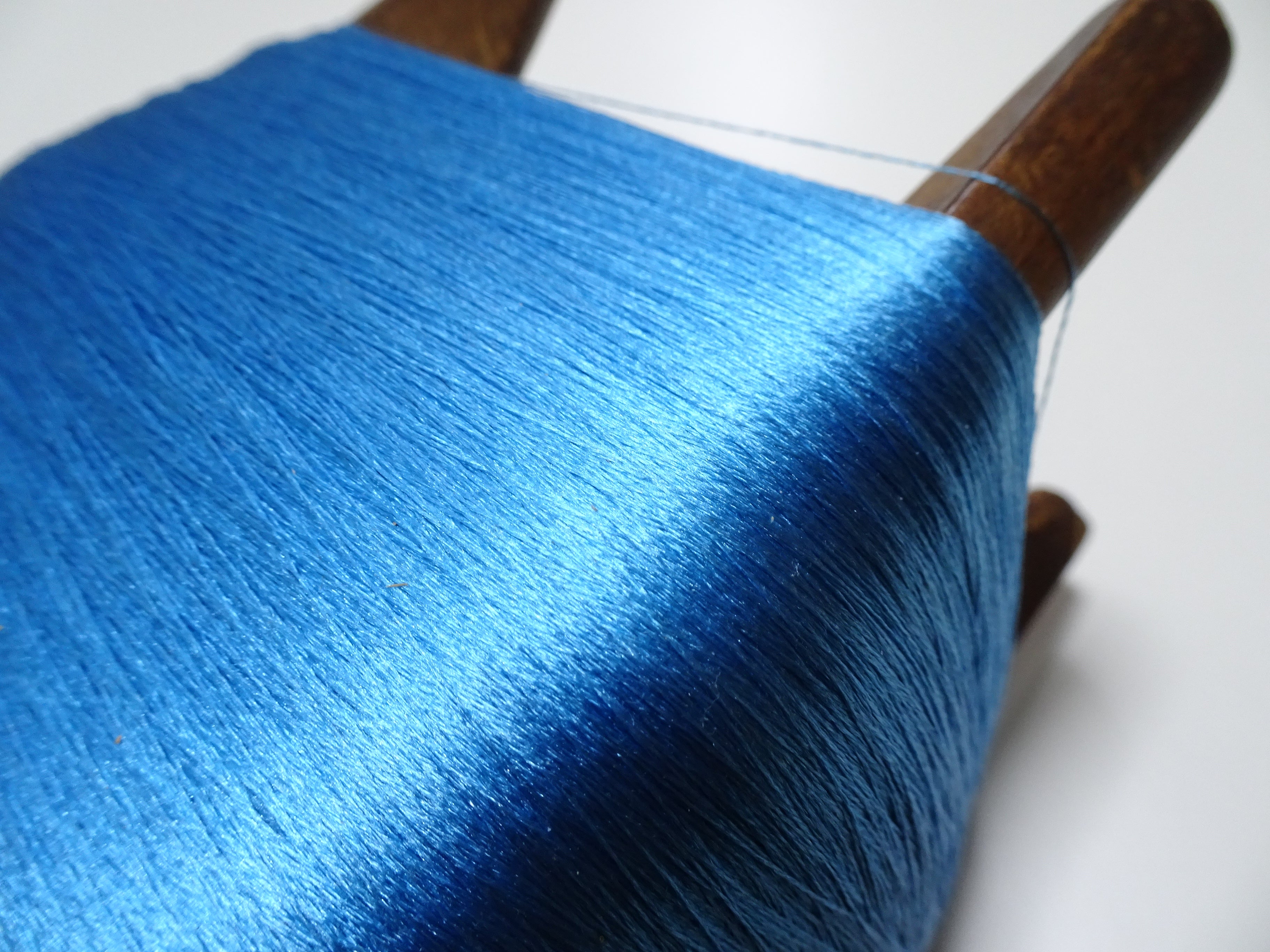 Japanese Vintage Wooden Spool & Silk Thread Embroidery 18004