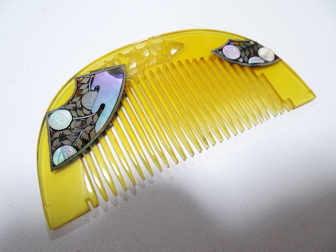 Japanese Vintage  Resin Comb Makie $ Raden 15147