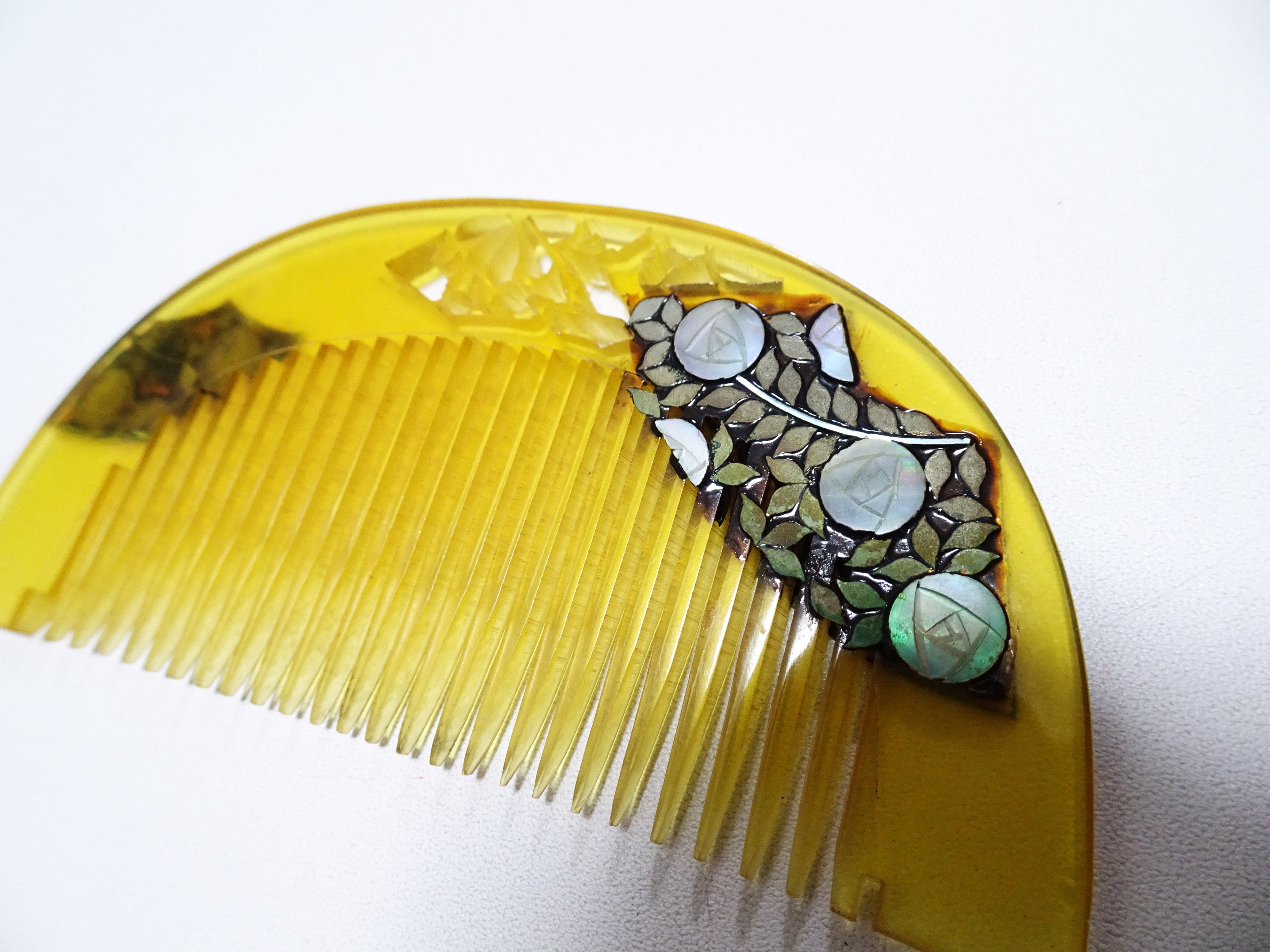 Japanese Vintage  Resin Comb Makie $ Raden 15147