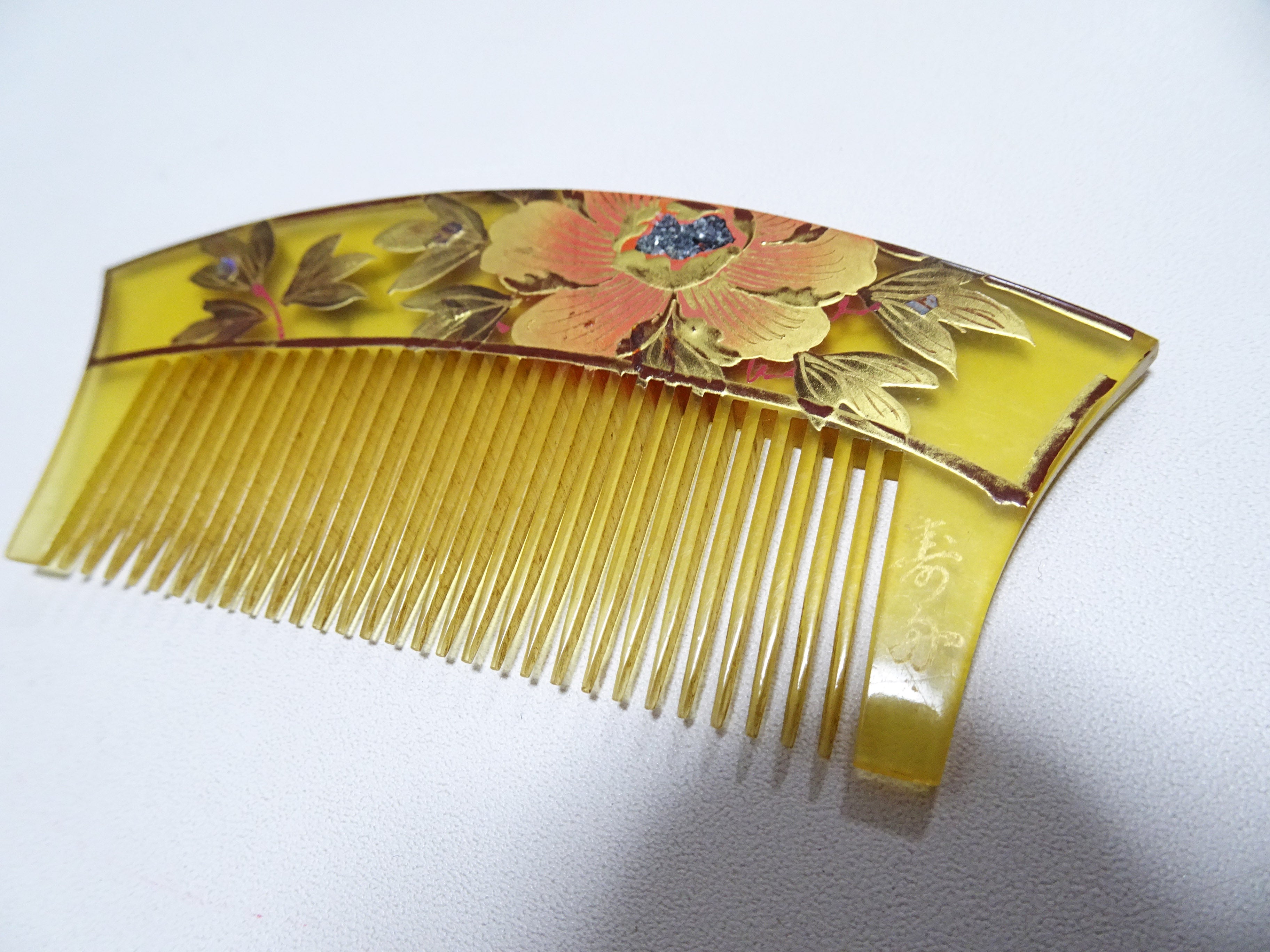 Japanese Vintage  Resin Comb Makie $ Raden 15148