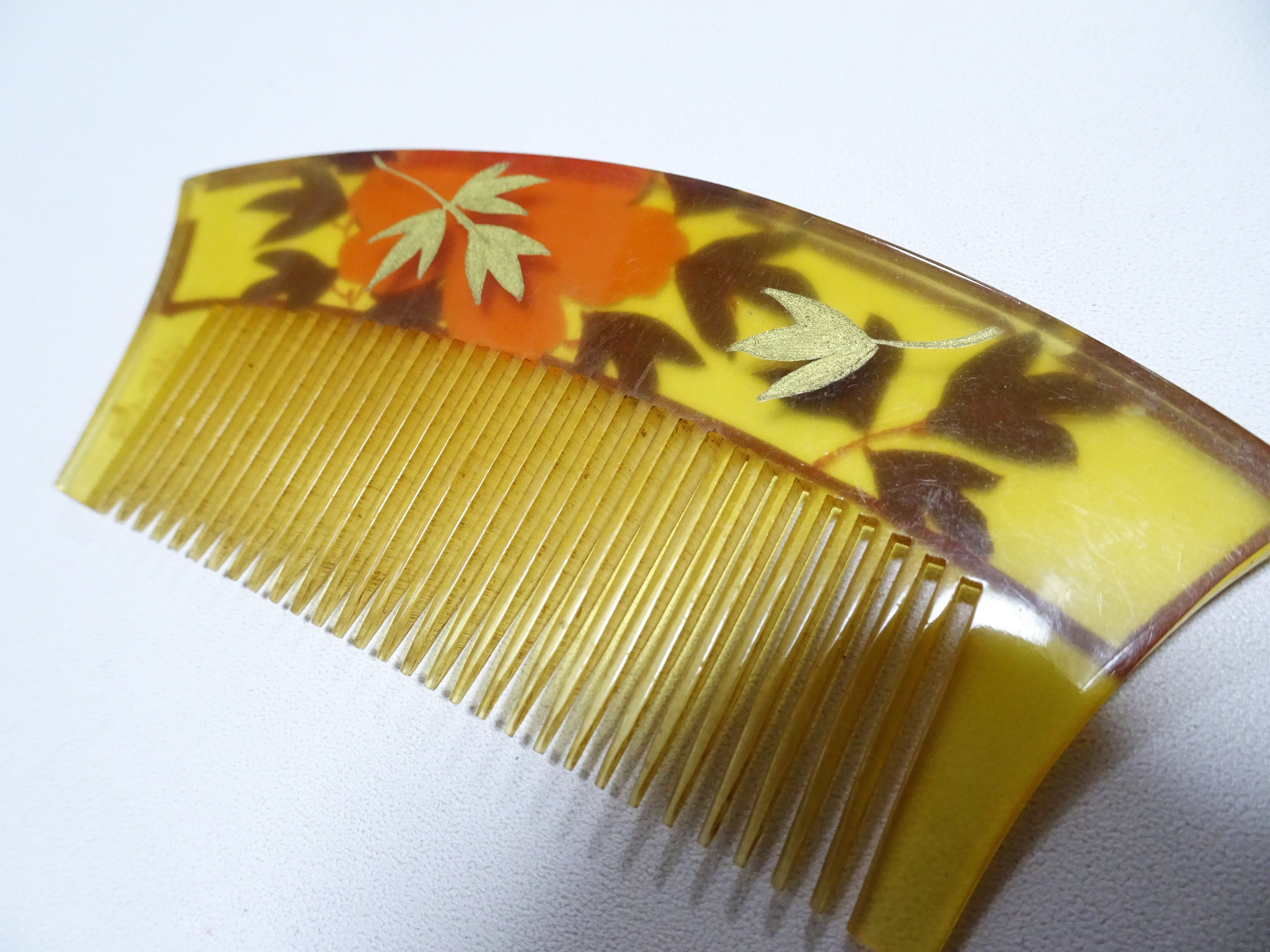 Japanese Vintage  Resin Comb Makie $ Raden 15148