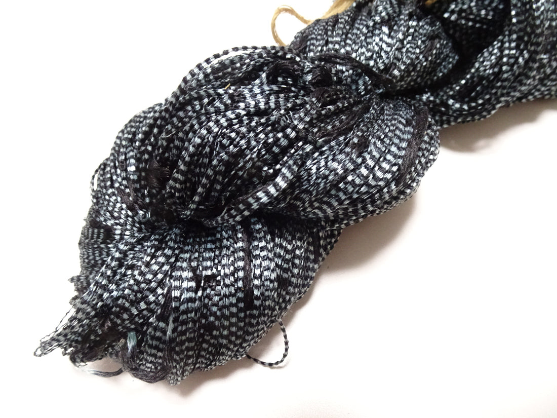 Japanese Vintage Super Rare Indigo Mud Dyeing Kasuri loose Twisted Silk Thread Embroidery & weave 13619