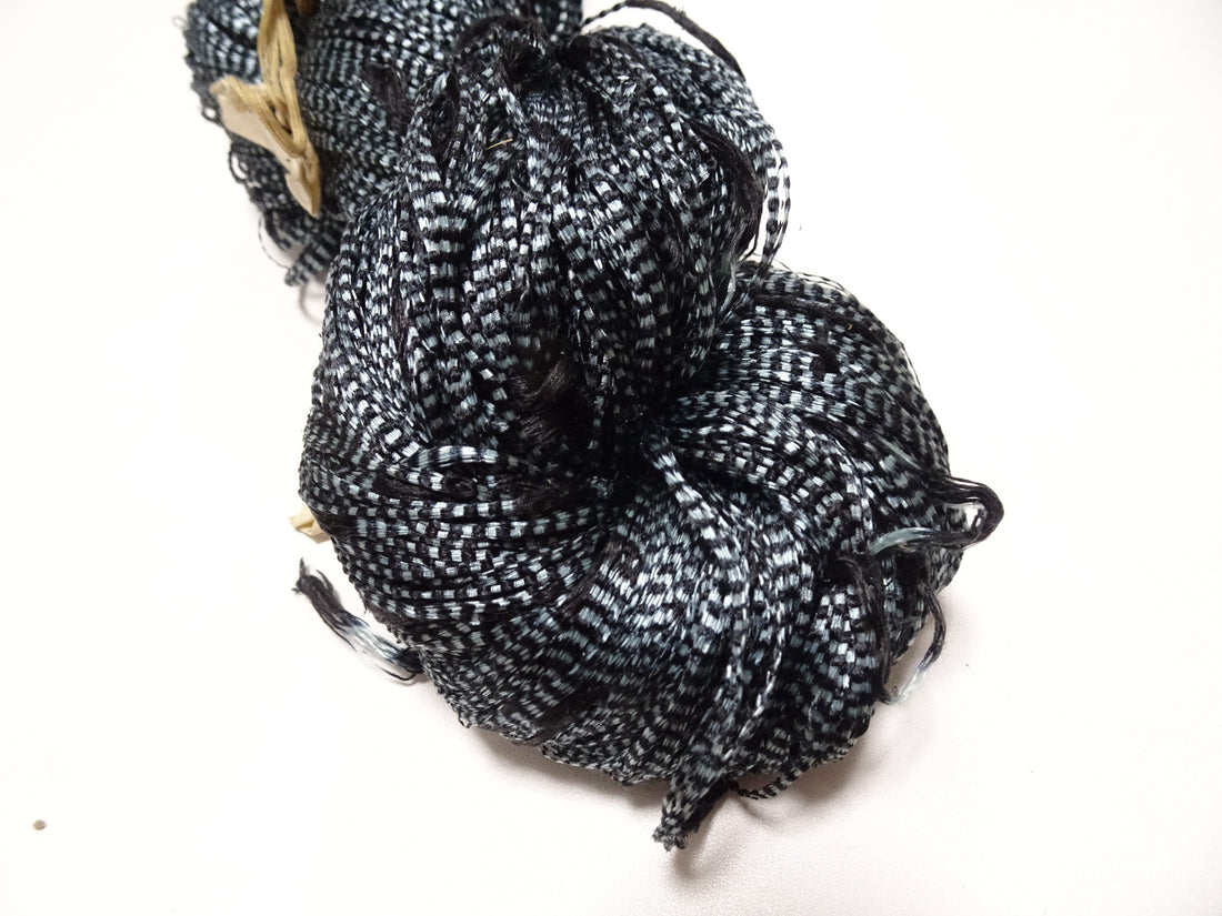 Japanese Vintage Super Rare Indigo Mud Dyeing Kasuri loose Twisted Silk Thread Embroidery & weave 13619
