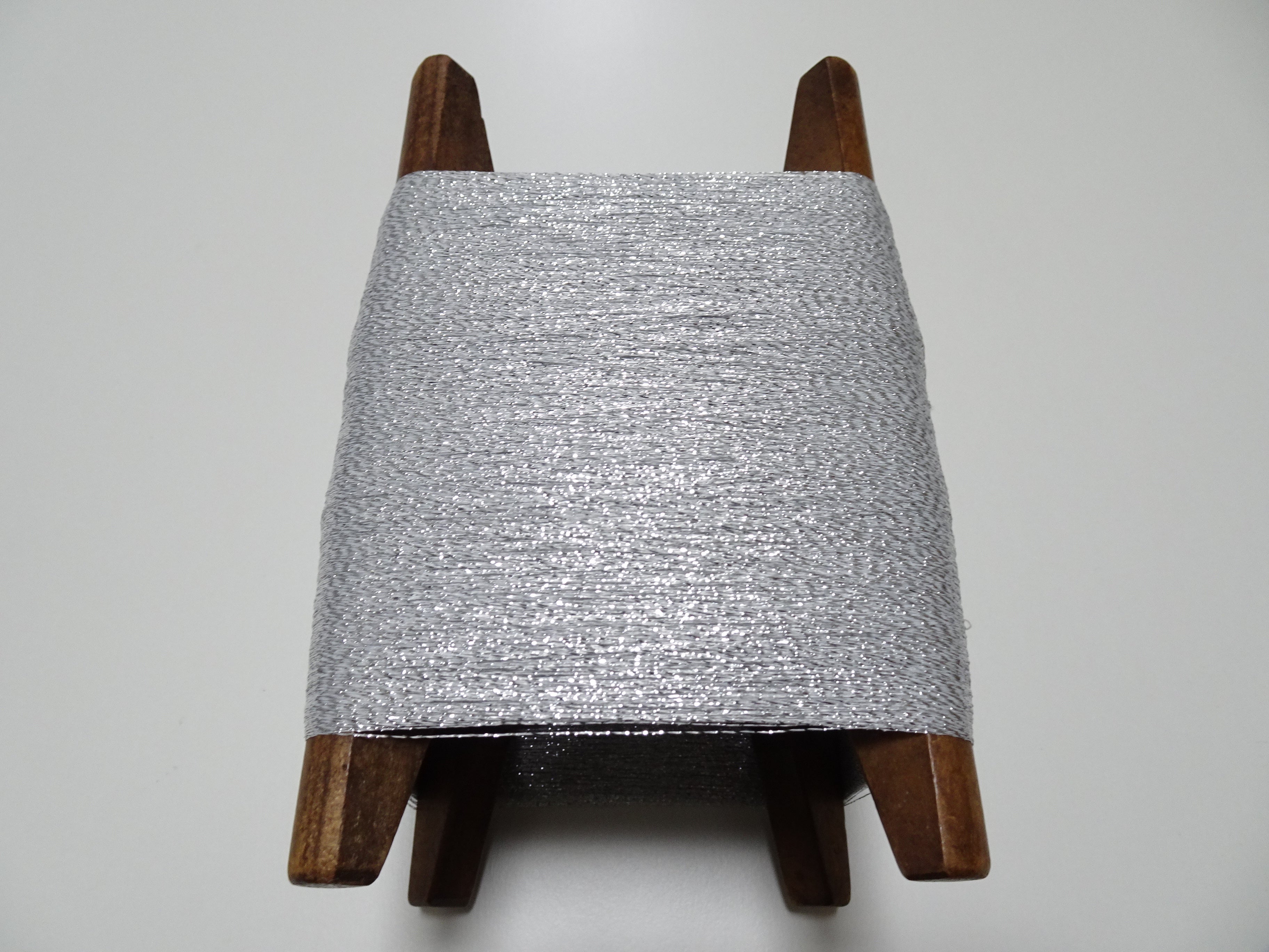 Japanese Vintage Wooden Spool & metallic Thread Embroidery 18008