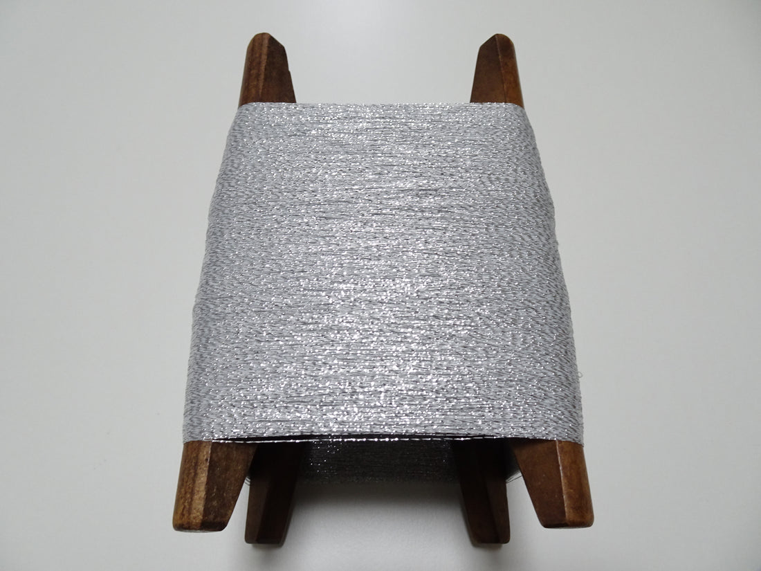 Japanese Vintage Wooden Spool & metallic Thread Embroidery 18008