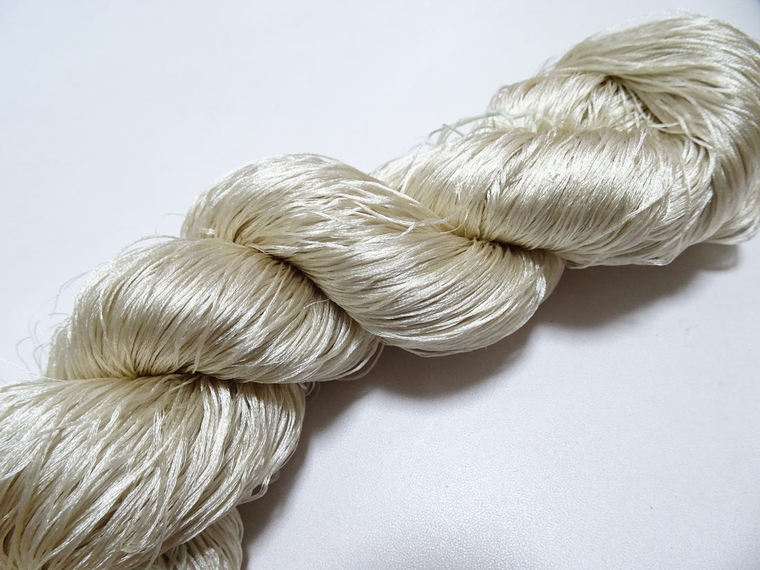 Japanese Vintage 6 Loose-Twist Silk Threads 19358